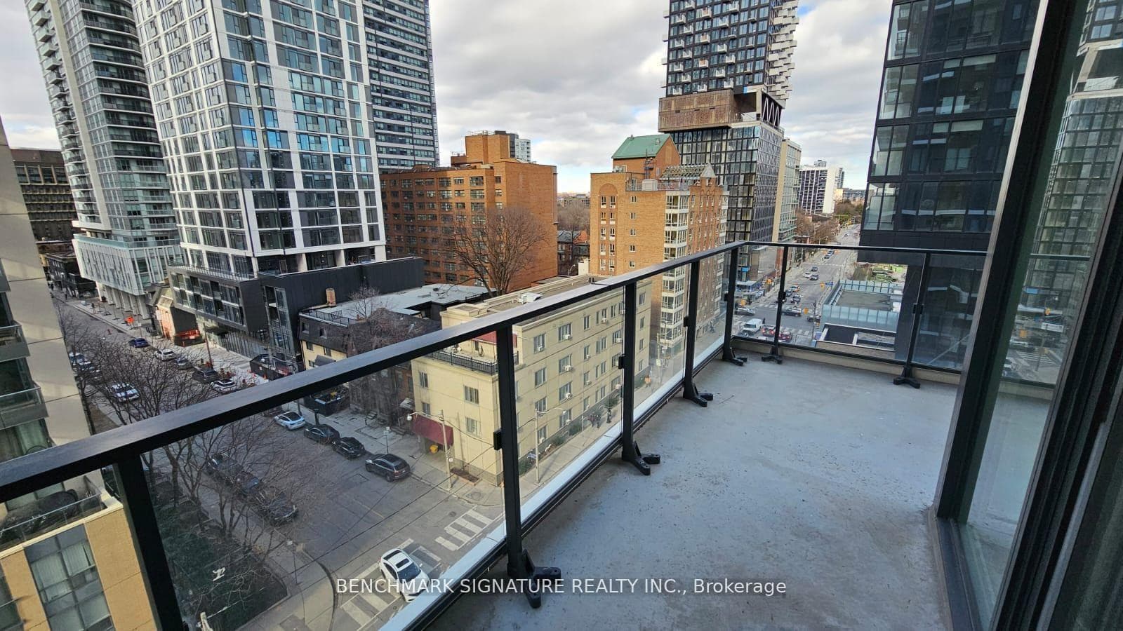 77 Shuter Street Unit 910 photo 18