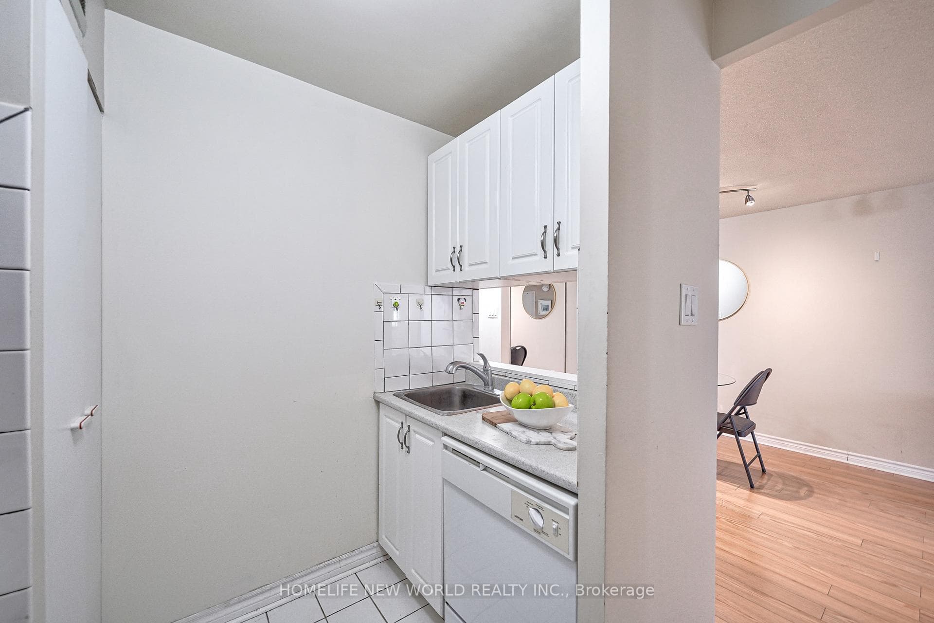 1055 Bay Street Unit 1716 photo 10