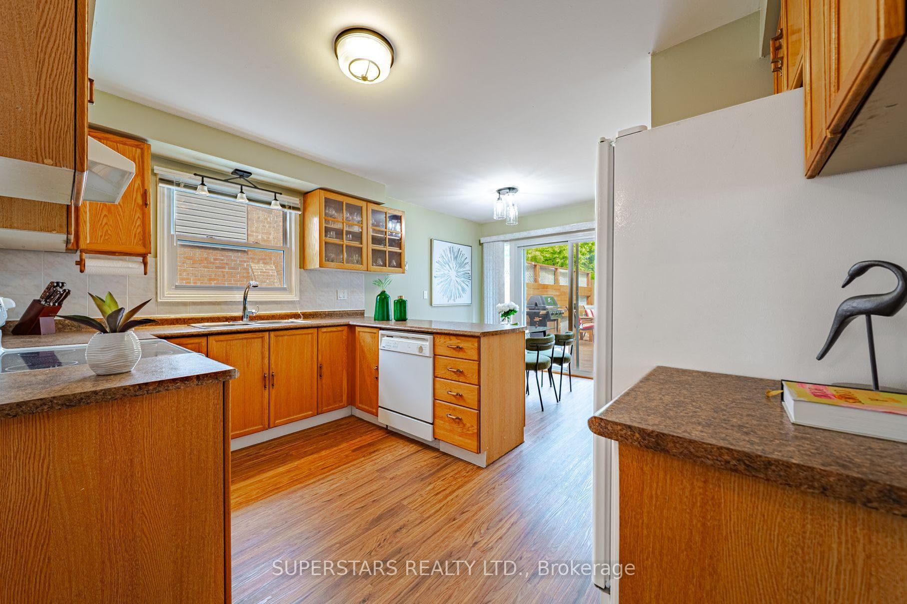 99 Peevers Crescent photo 9