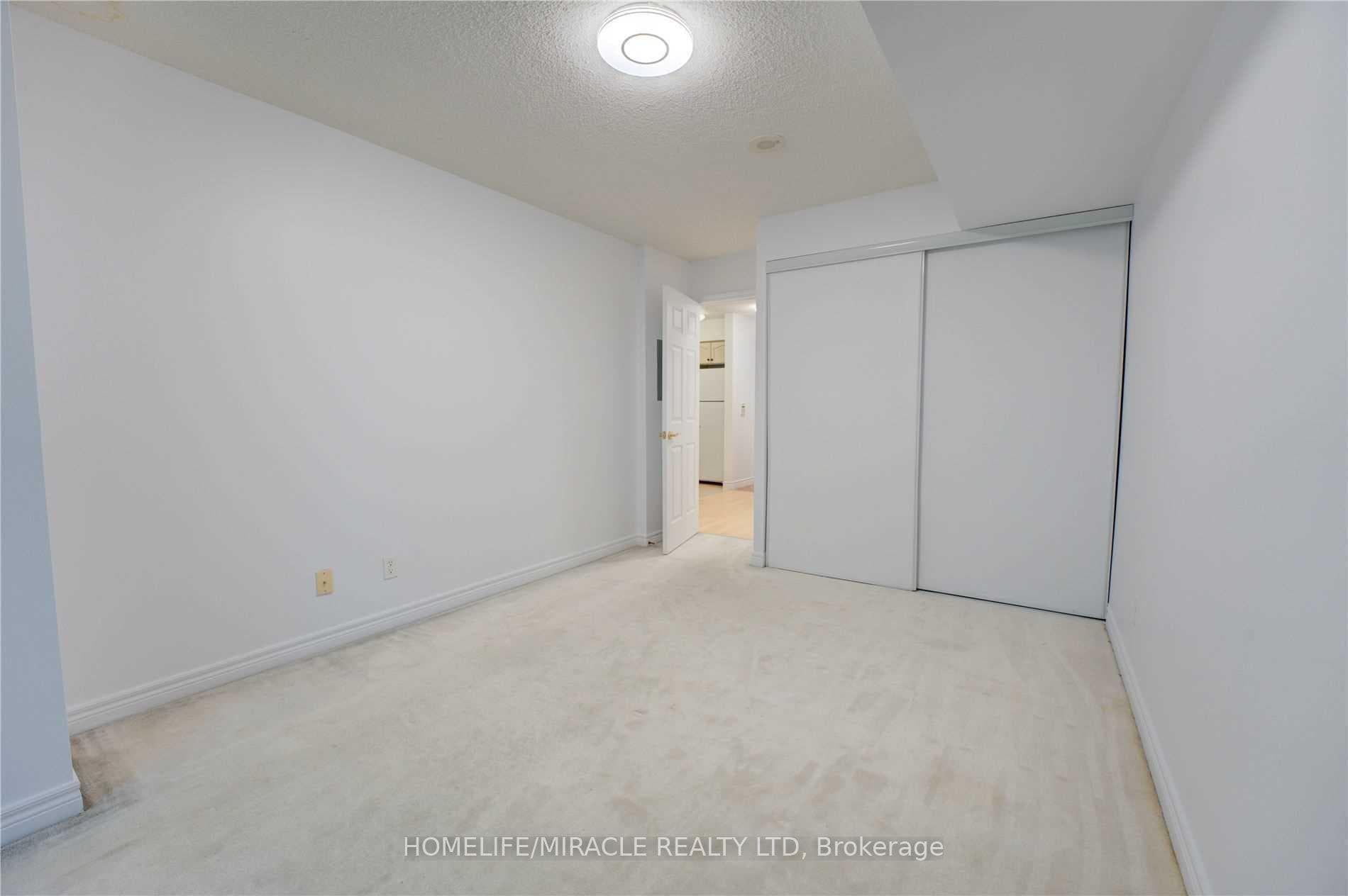 30 Grand Trunk Crescent Unit 1509 photo 20