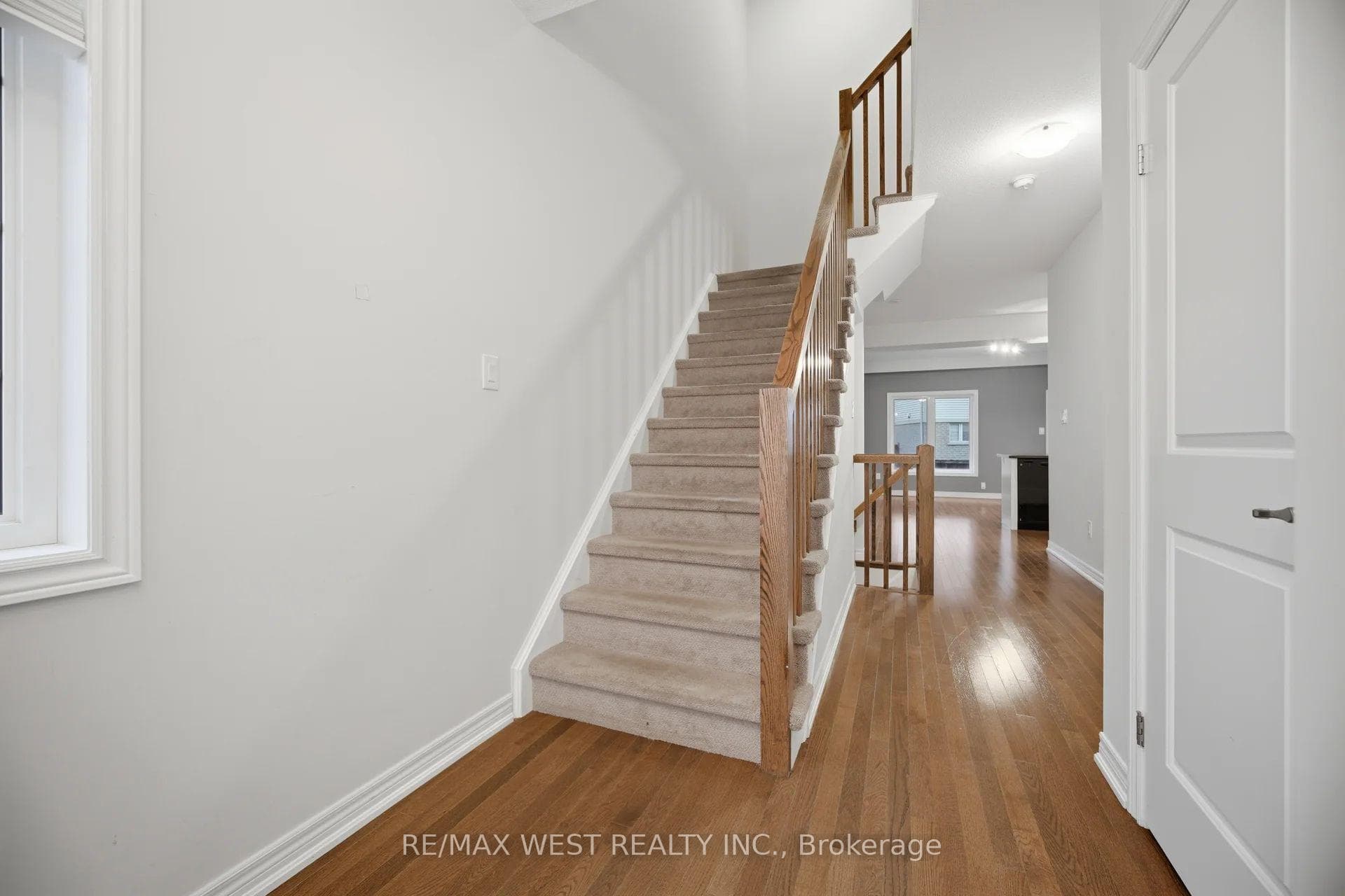 137 Echovalley Drive photo 21