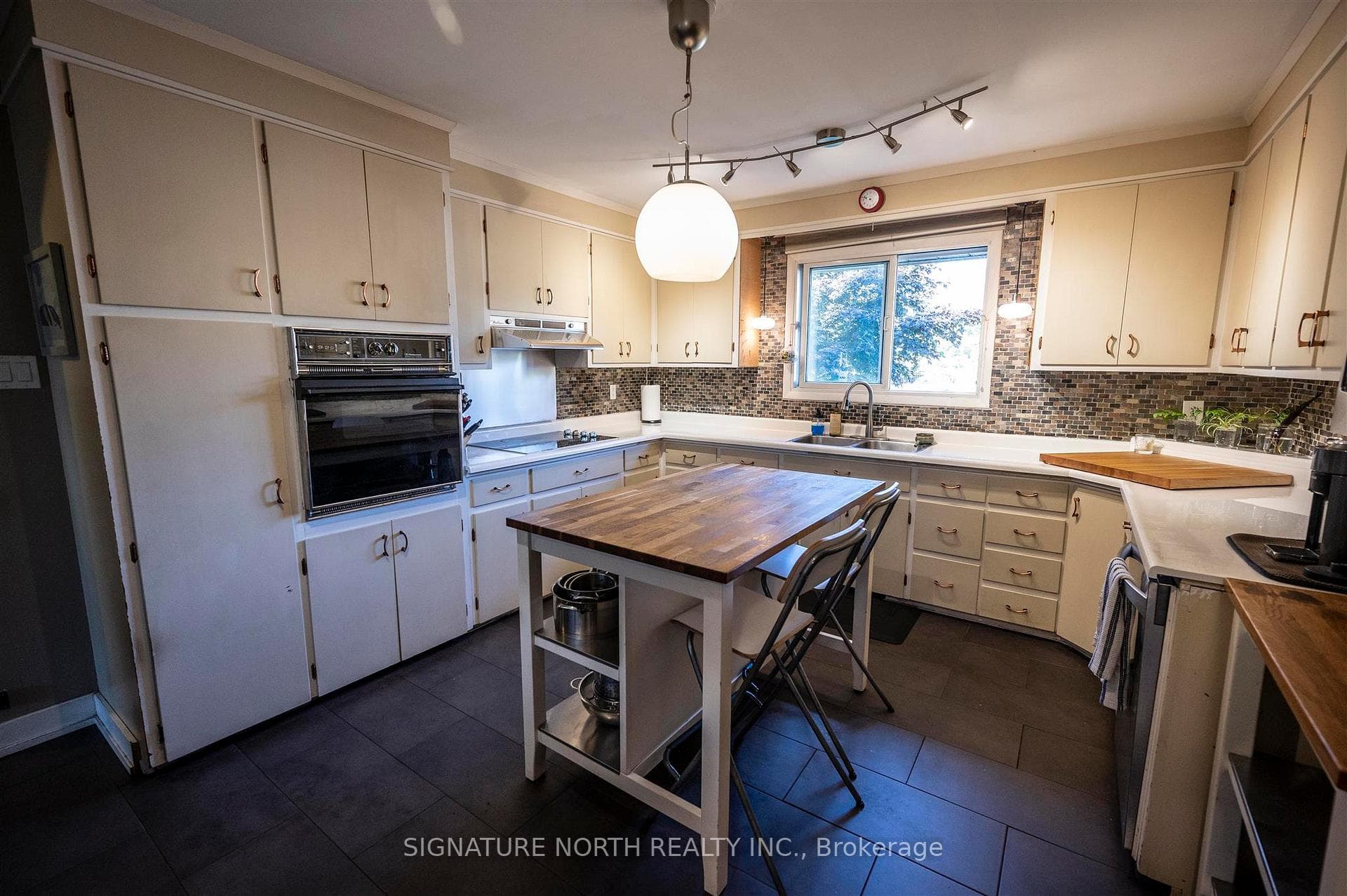 125 Winnipeg Avenue photo 10
