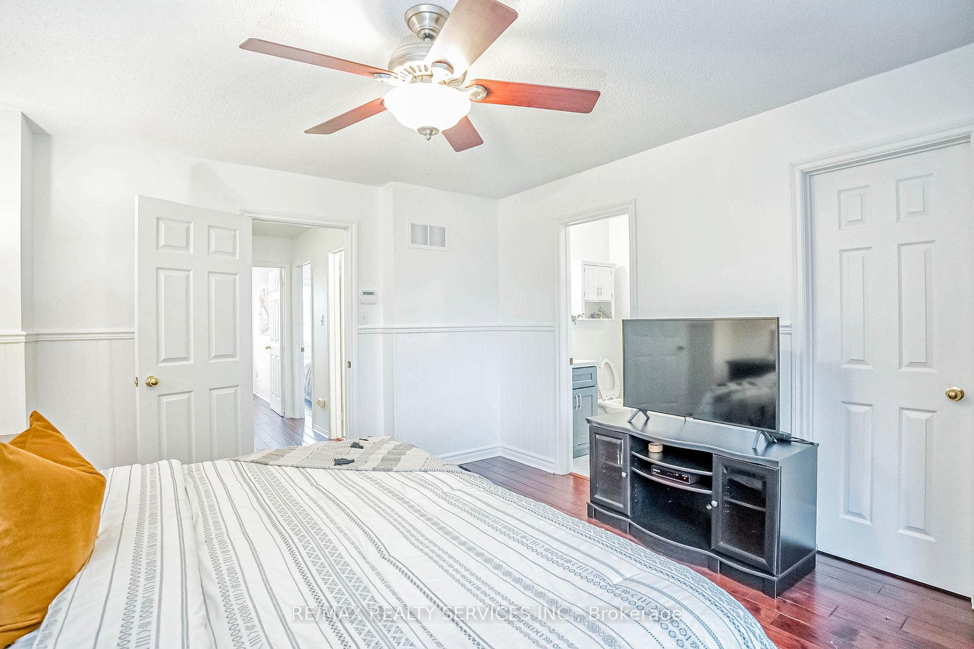 61 White Tail Crescent photo 27
