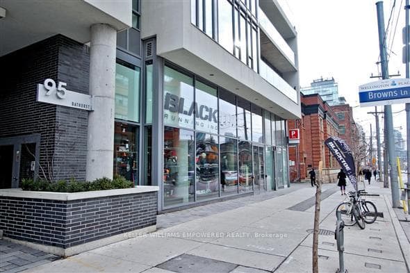 111 Bathurst Street Unit 322 photo 17