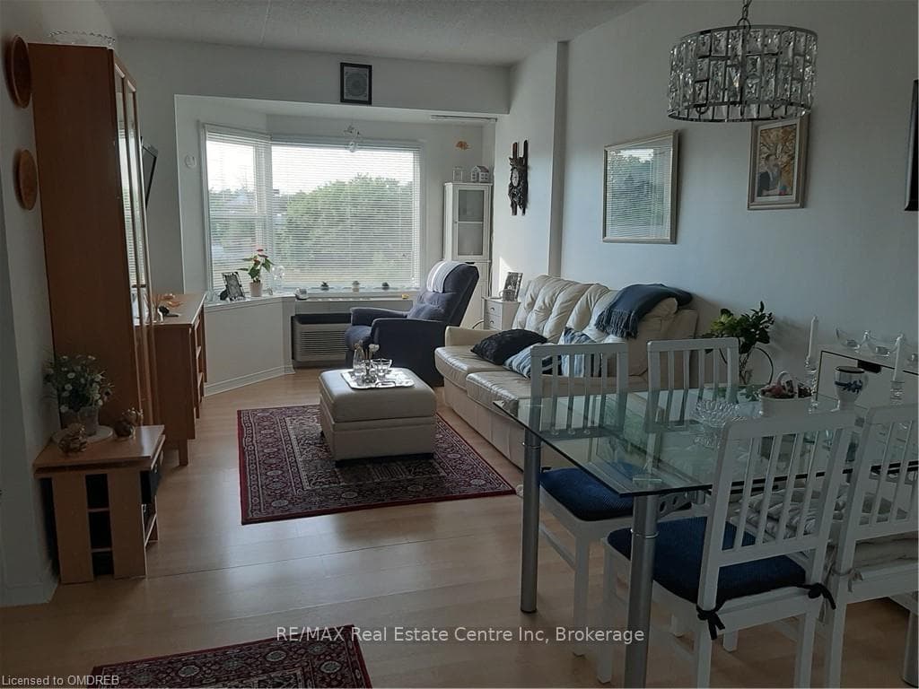 155 RIVERGLEN Drive Unit 210 photo 4