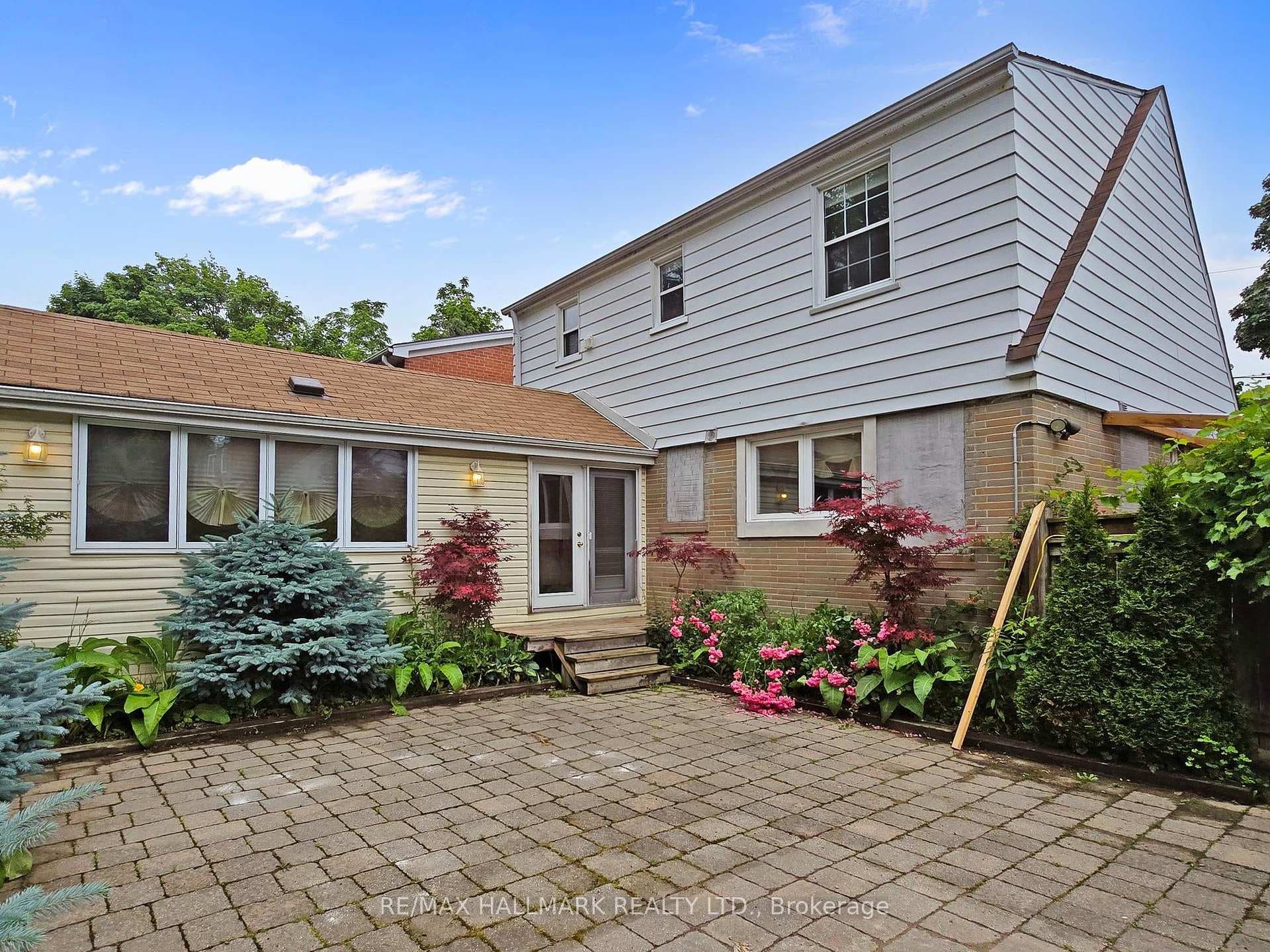 86 Ruggles Avenue photo 24