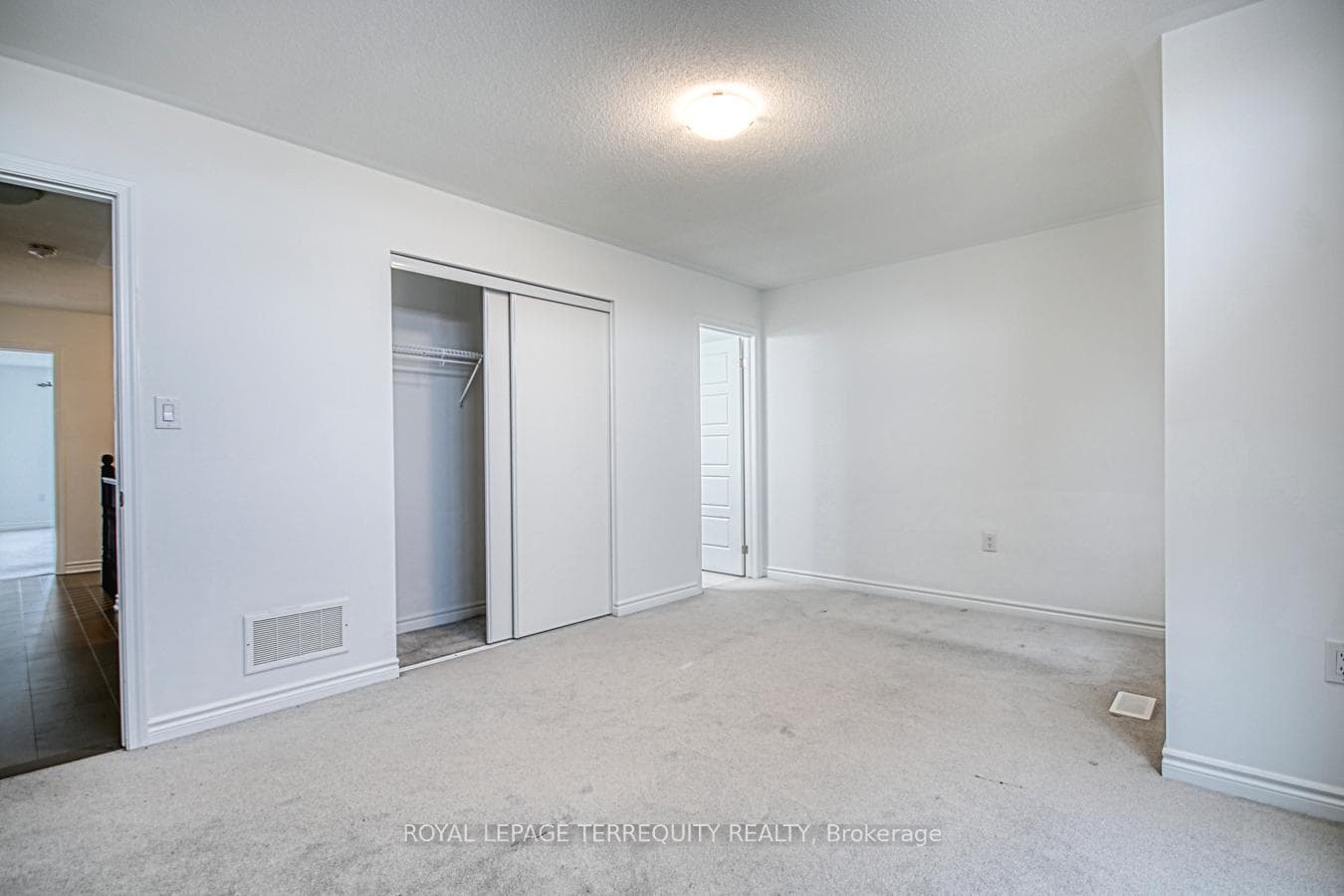 385 Gordon Krantz Avenue photo 27