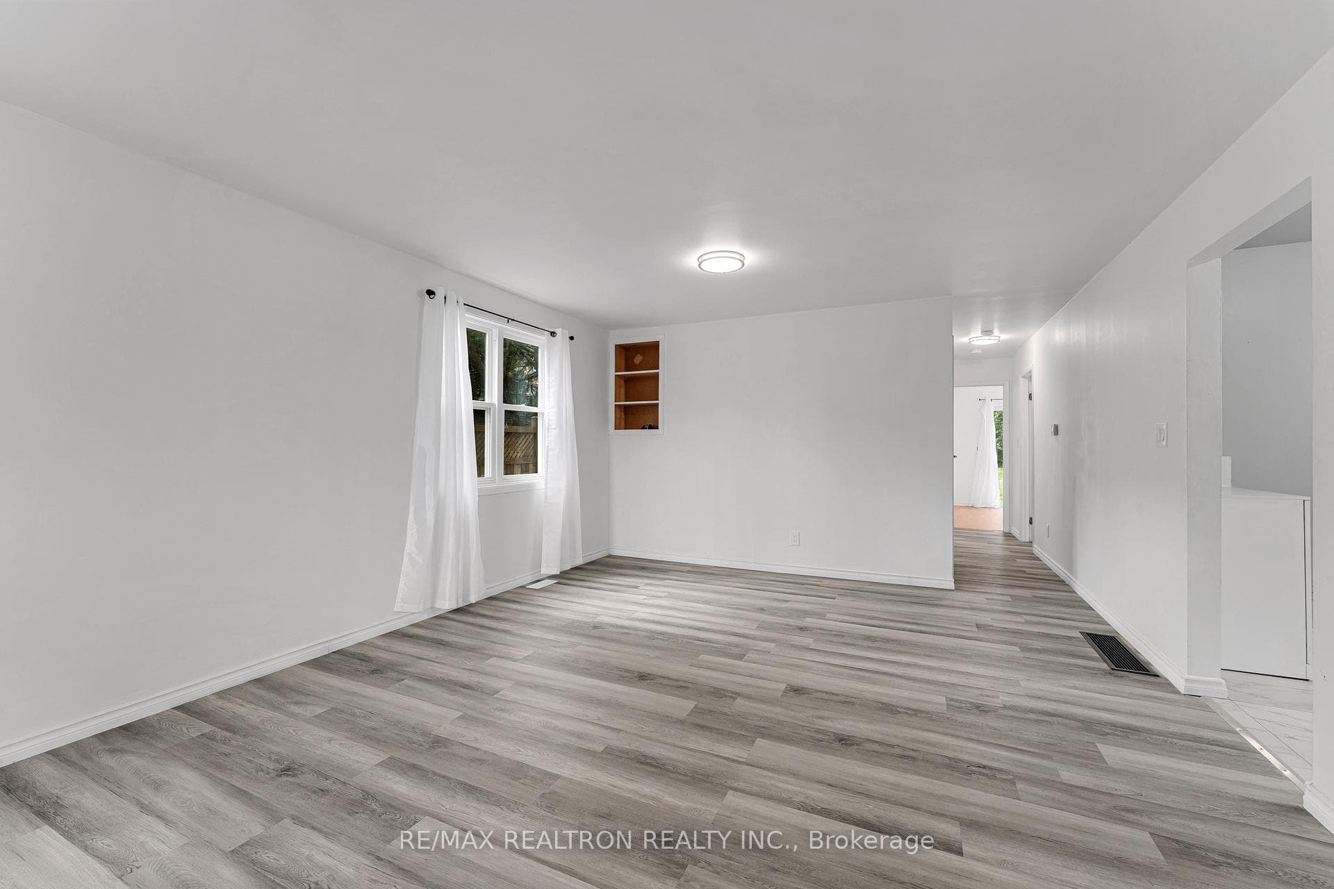 709 Ridley Drive photo 7