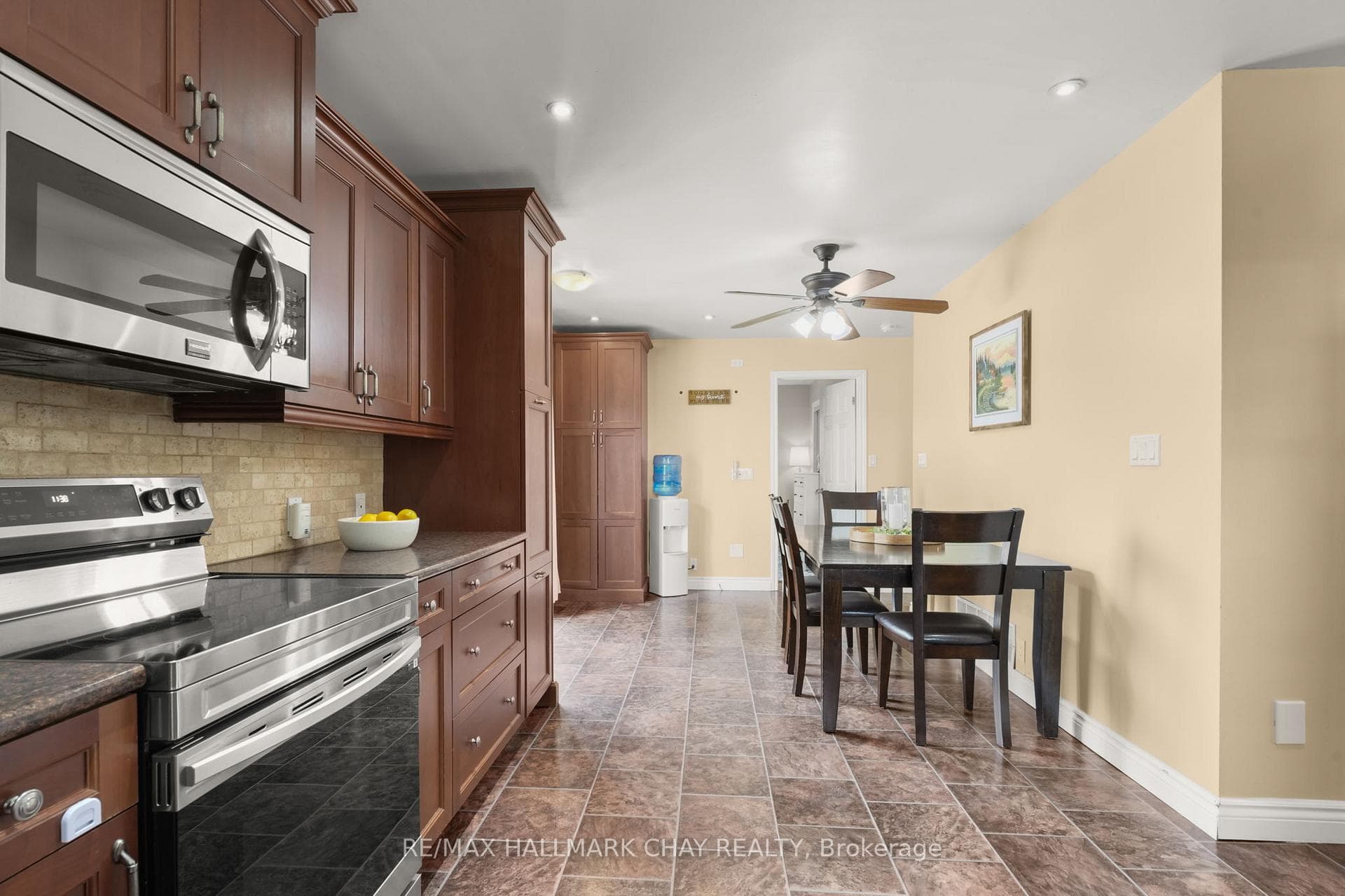 19 Addeson Street photo 11