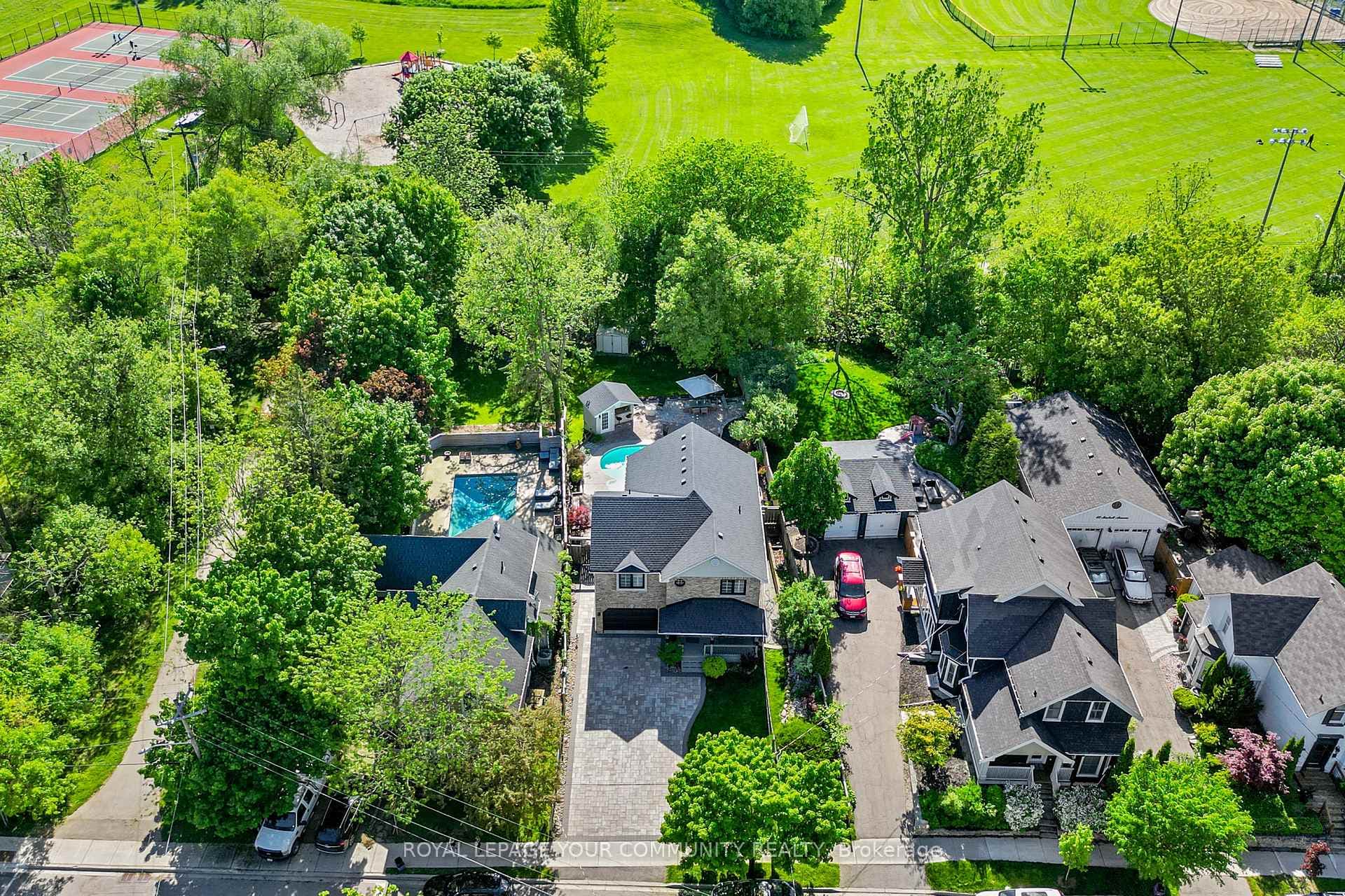 52 Machell Avenue photo 37