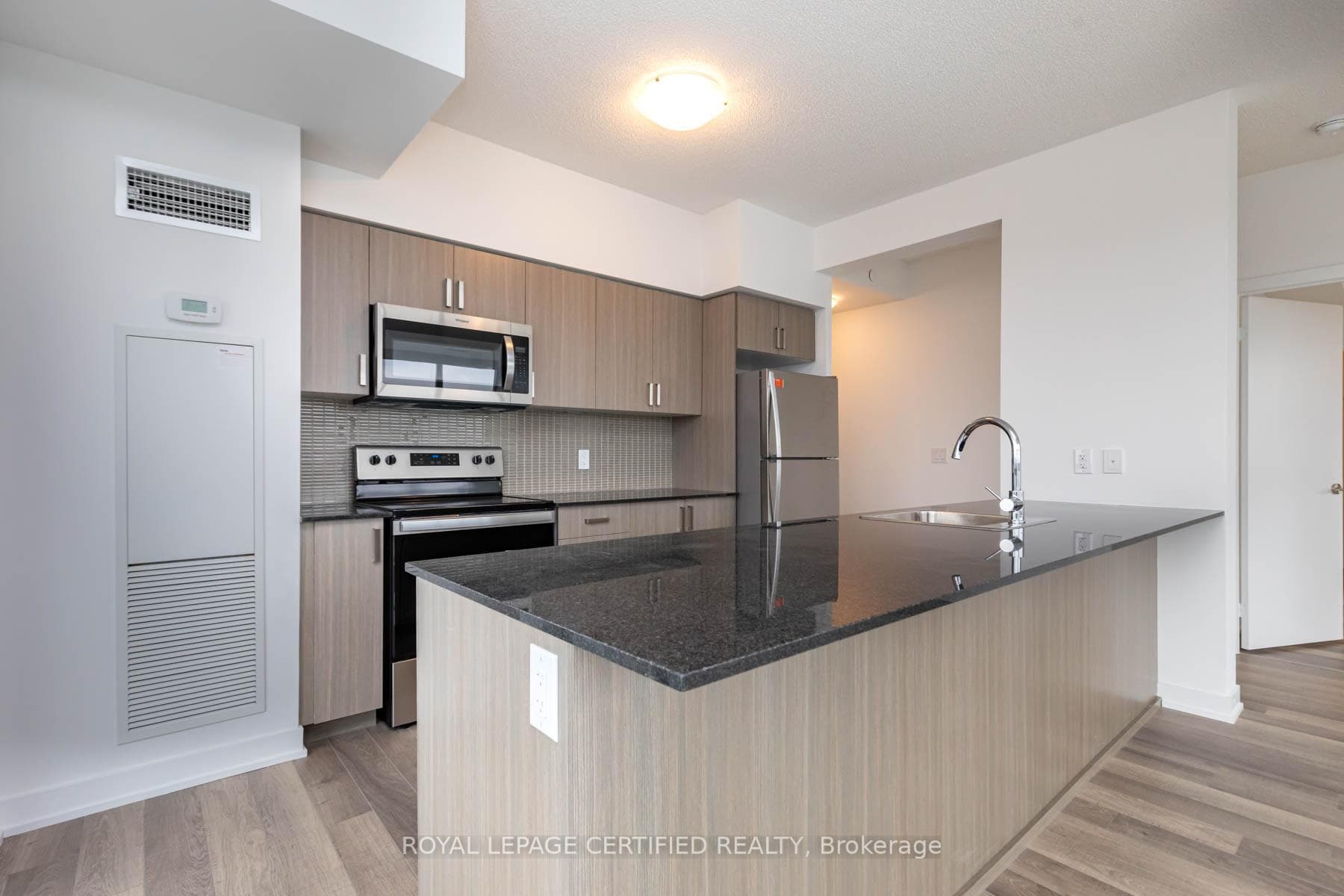 1603 Eglinton Avenue Unit 909 photo 9