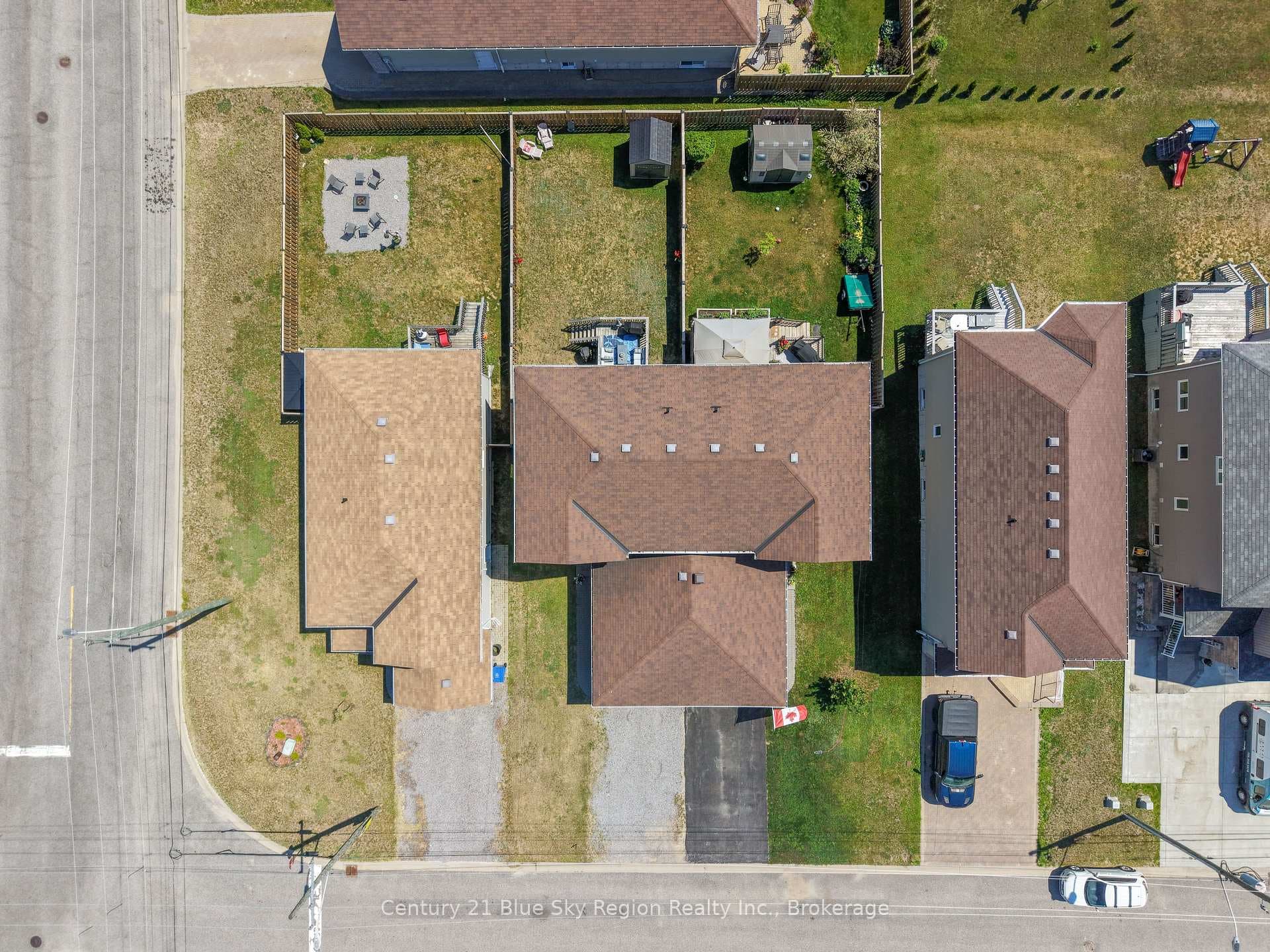 493 Norman Avenue photo 14