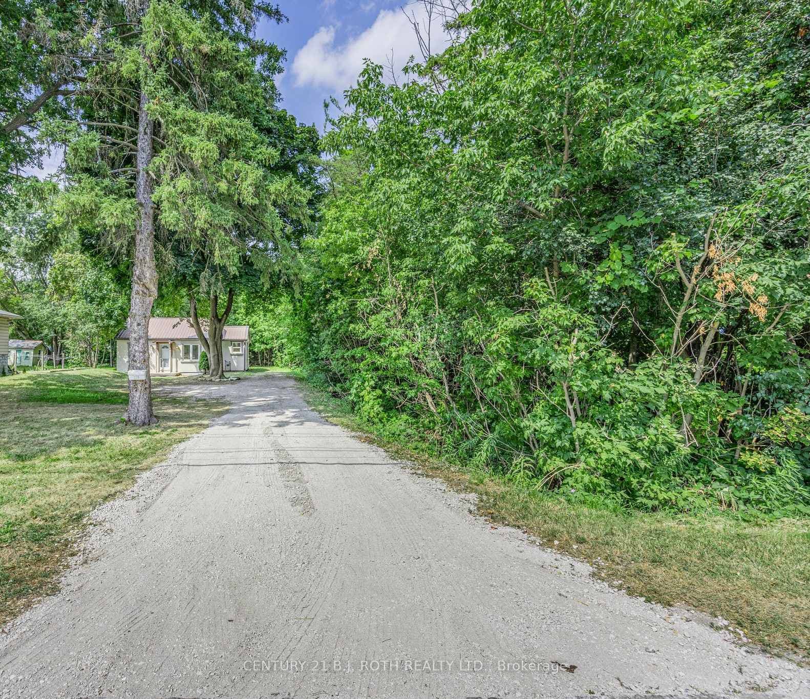 118 Wellington Street photo 2