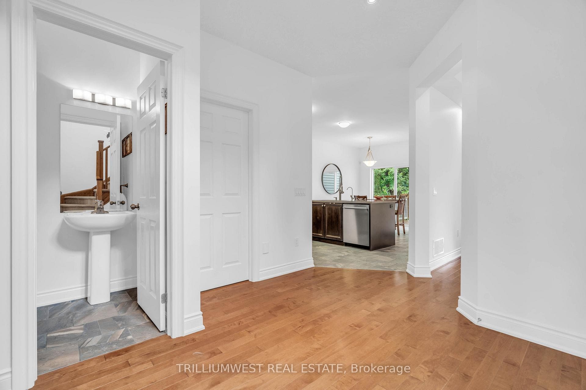 71 Goodall Court photo 6