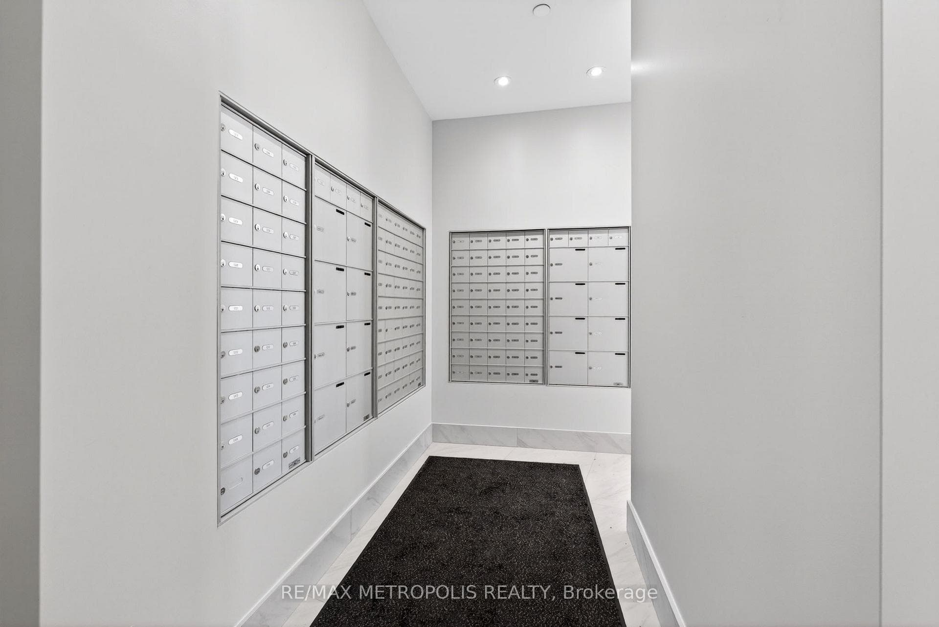51 Clarington Boulevard Unit 1216 photo 7