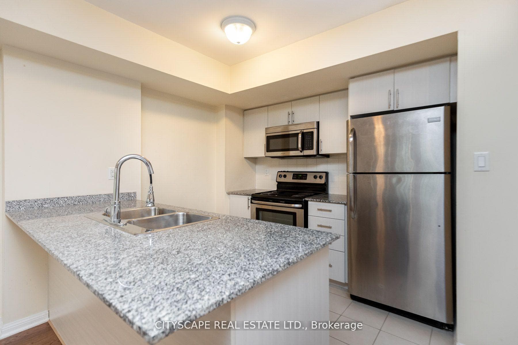 9 Foundry Avenue Unit 116 photo 16