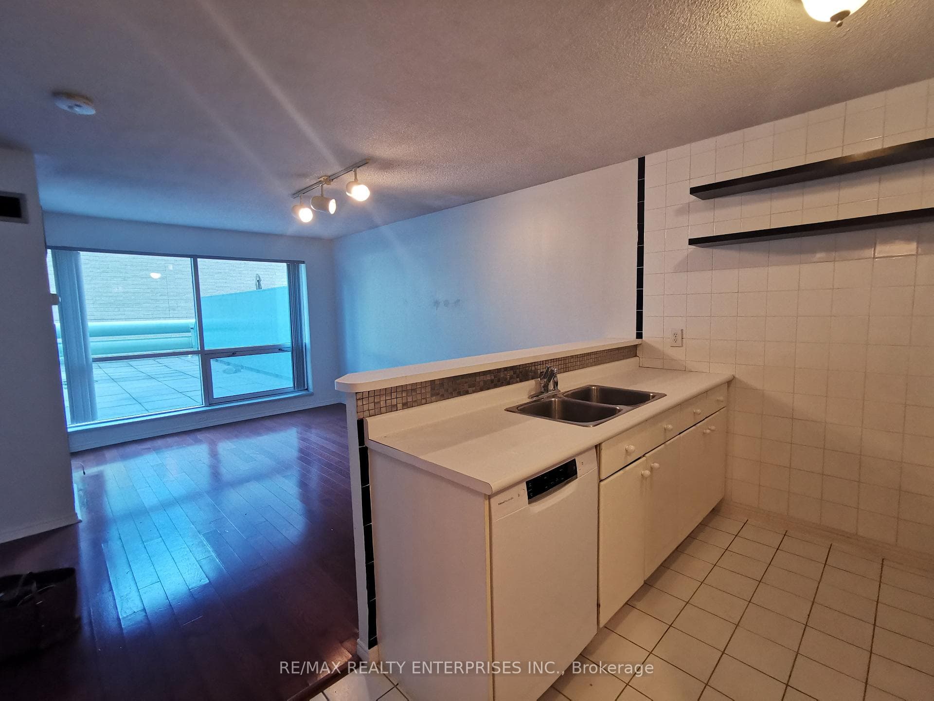 10 Queens Quay Unit 309 photo 4