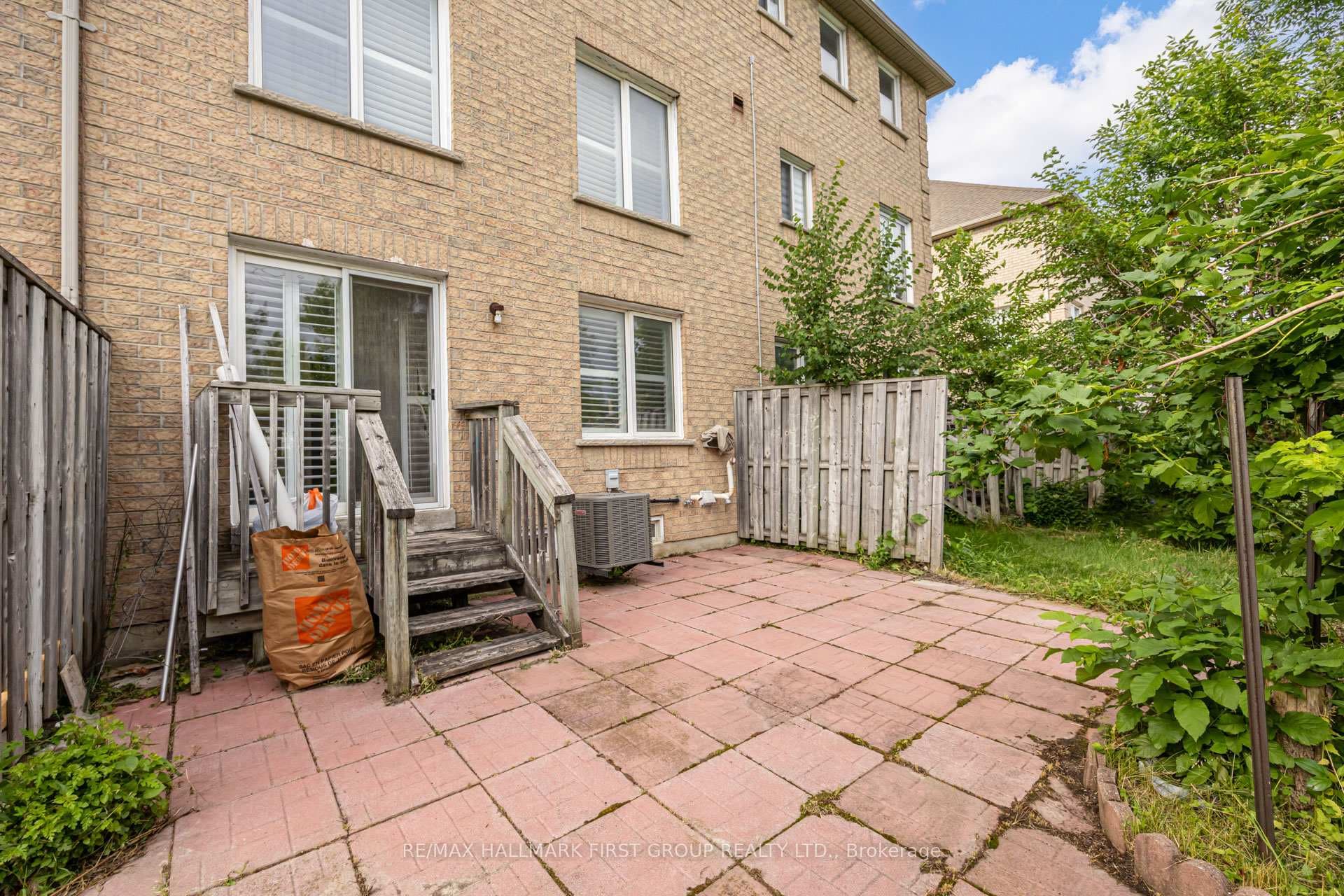 1075 Ellesmere Road Unit 15 photo 40
