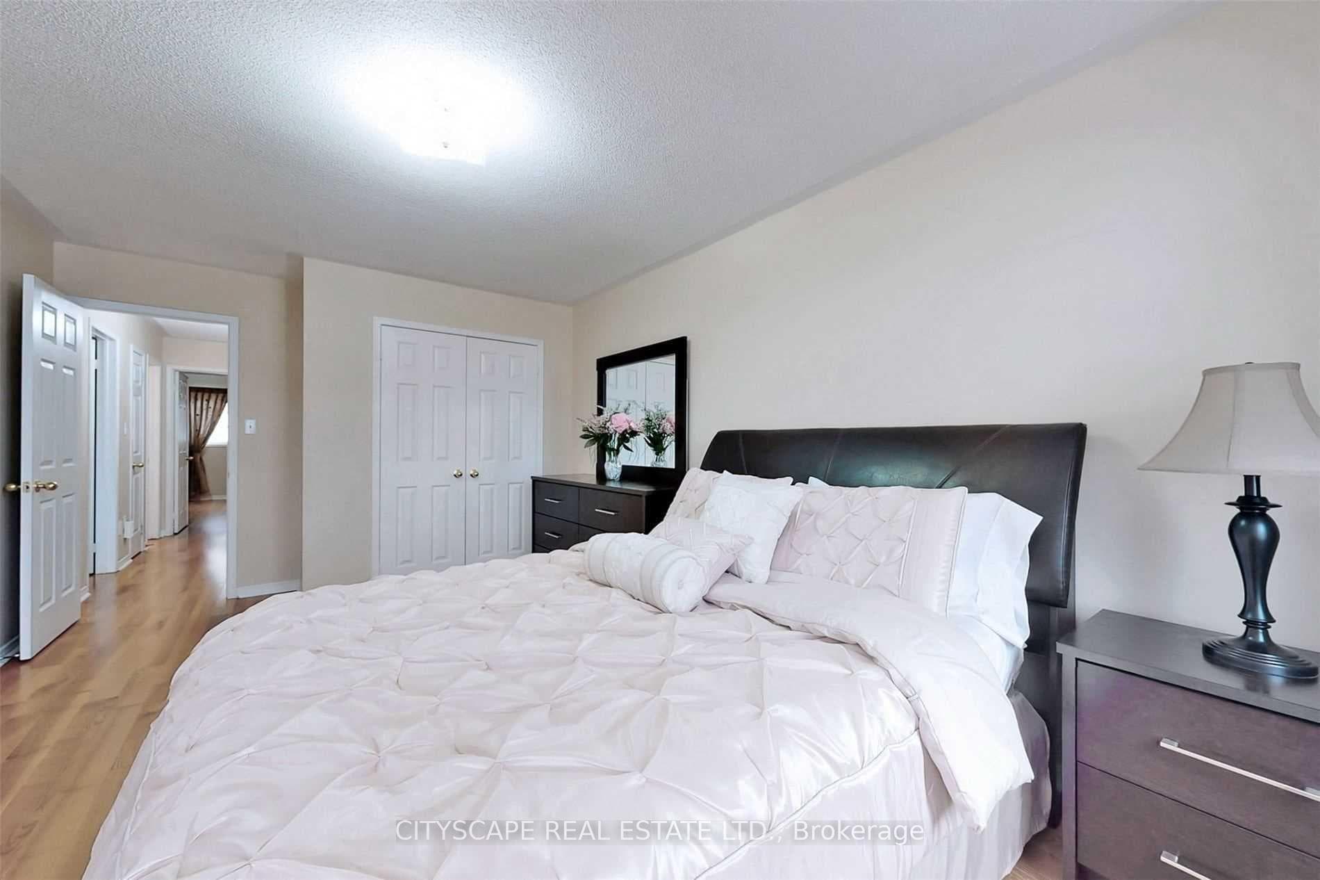 427 Hobbs Crescent photo 24