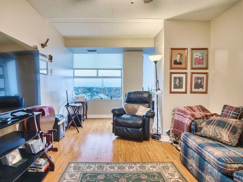 7 Gale Crescent Unit 1110 photo 19