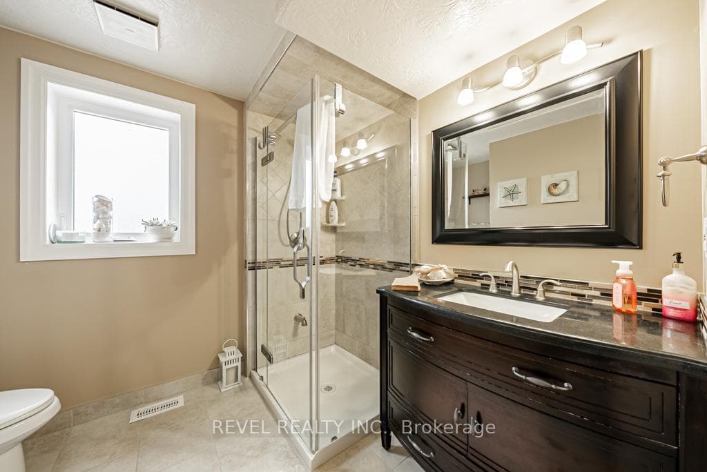 4487 Henderson Road photo 30