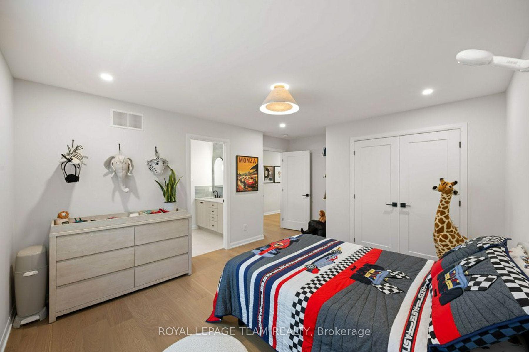 58 Yacht Terrace photo 34