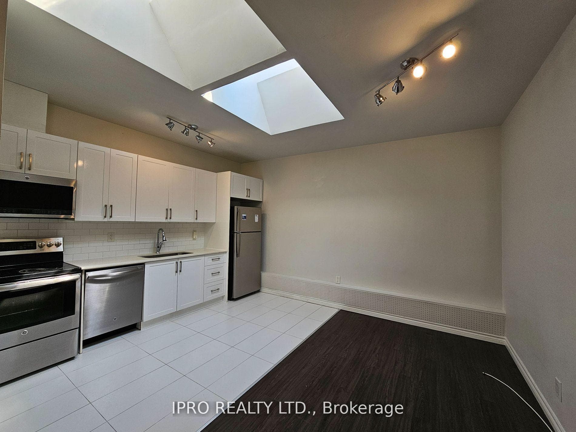 1807 Eglinton Avenue Unit 303 photo 7