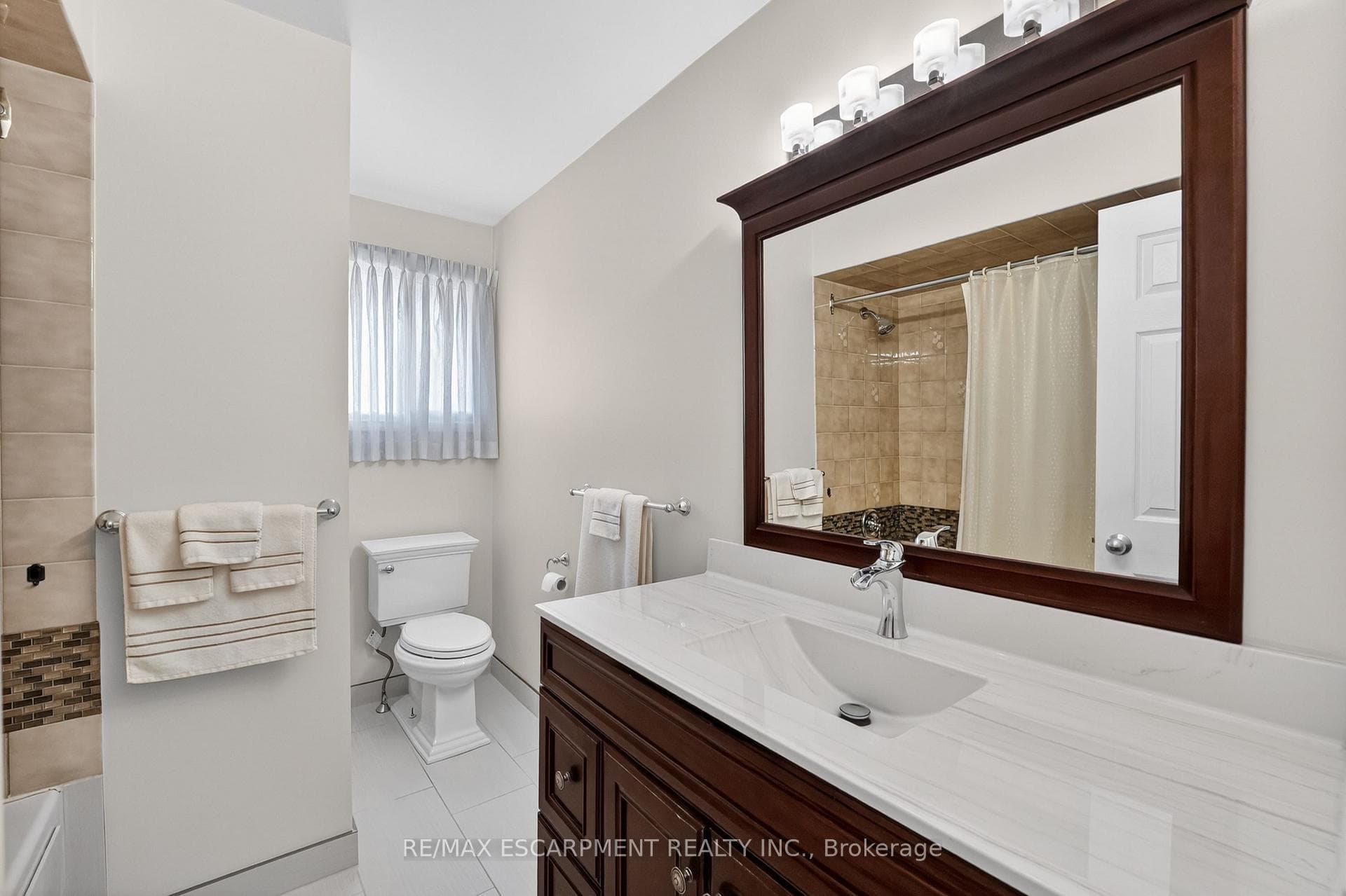 6444 Armstrong Drive photo 13
