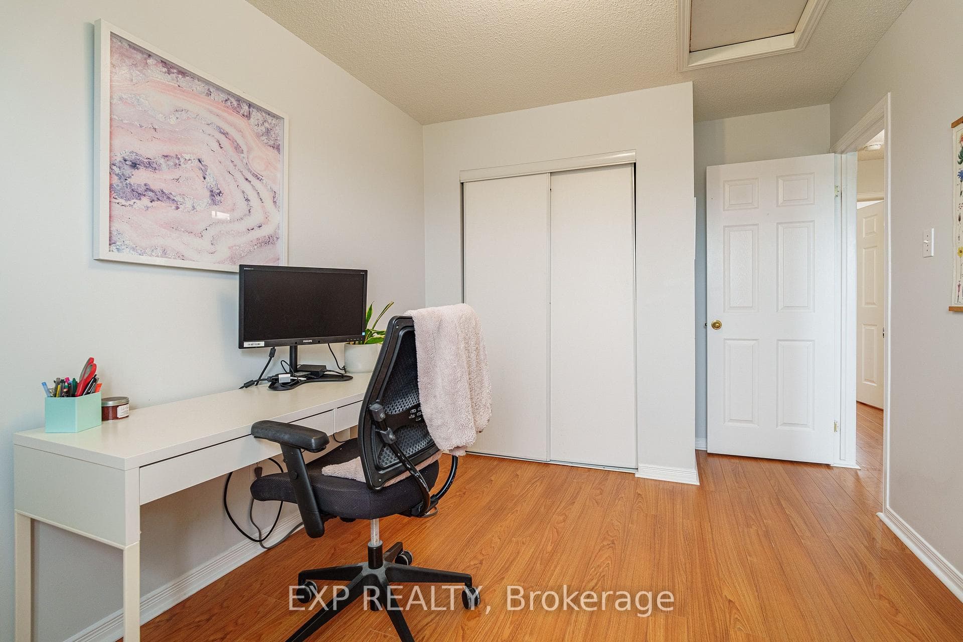 2010 Scully Way photo 18