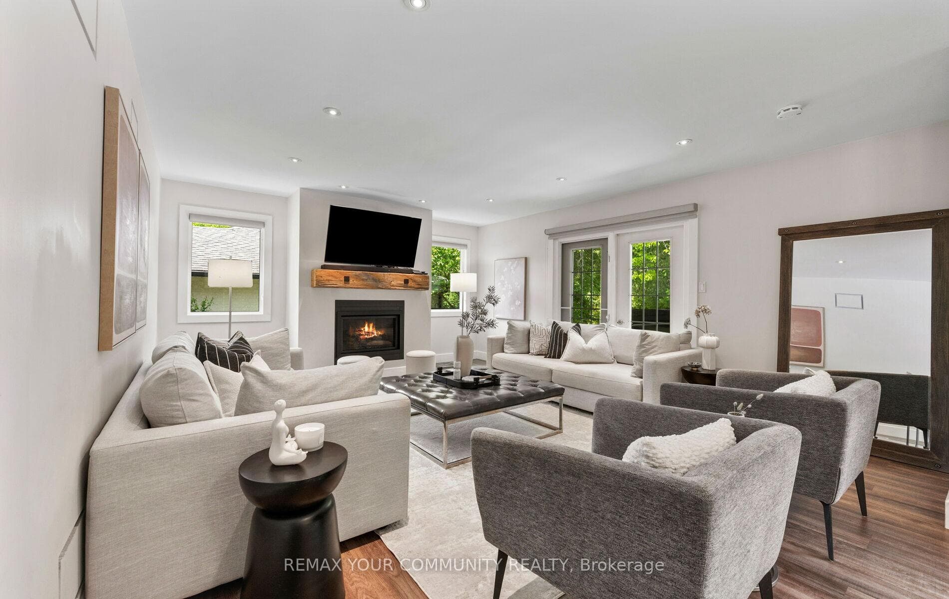24 Hawthorne Lane photo 12