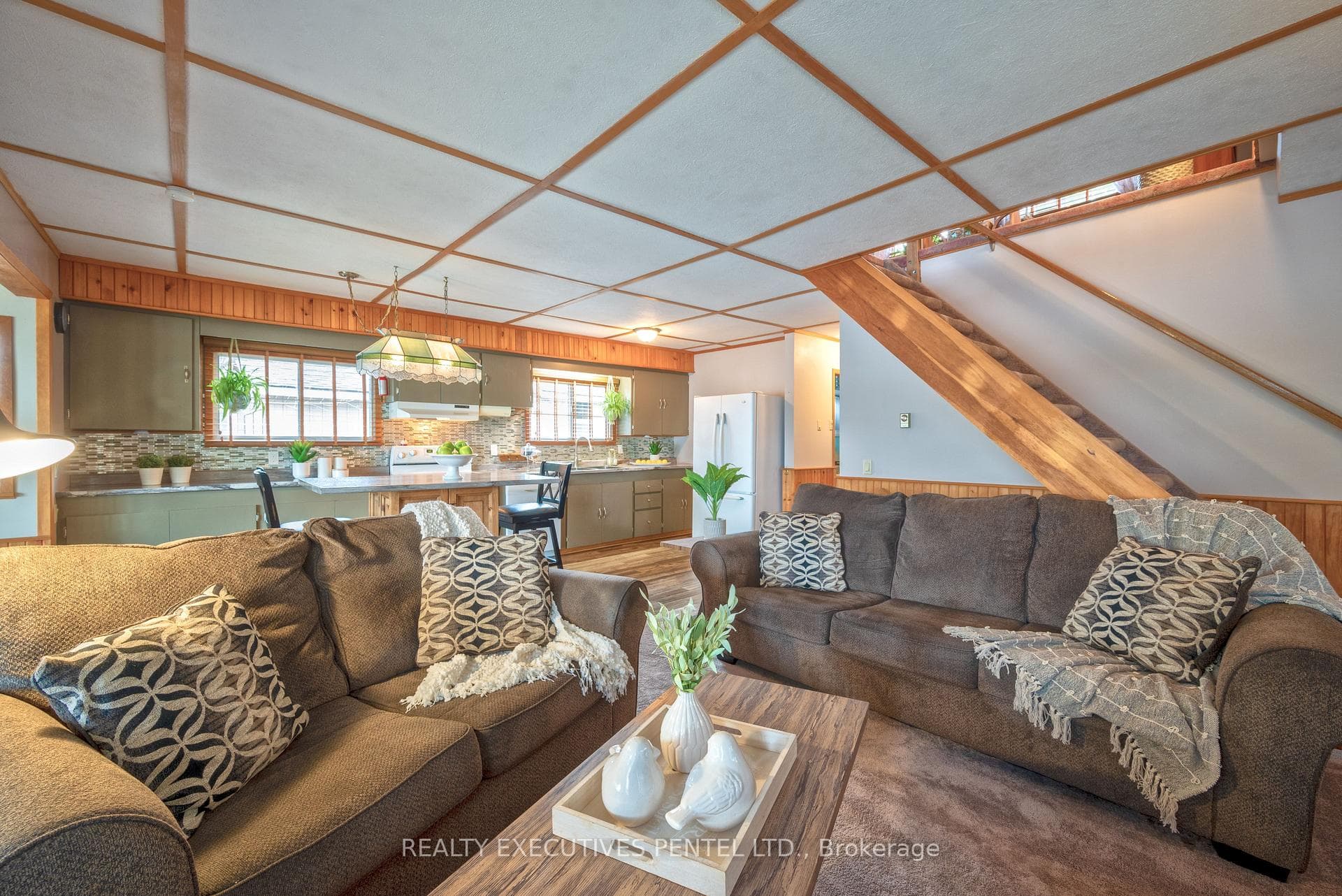 Living Room/Kitchen
