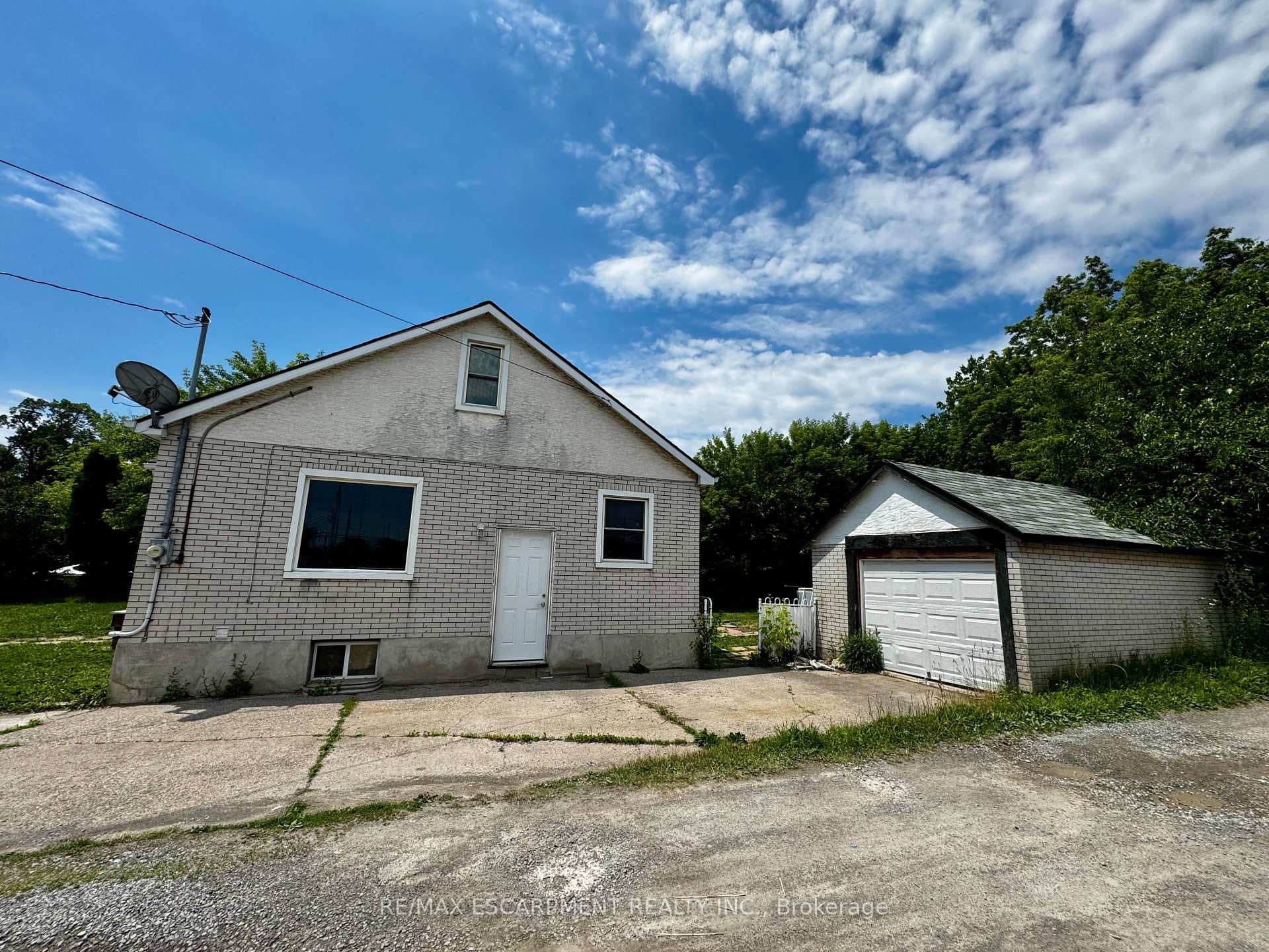 89 Lincoln Avenue photo 3