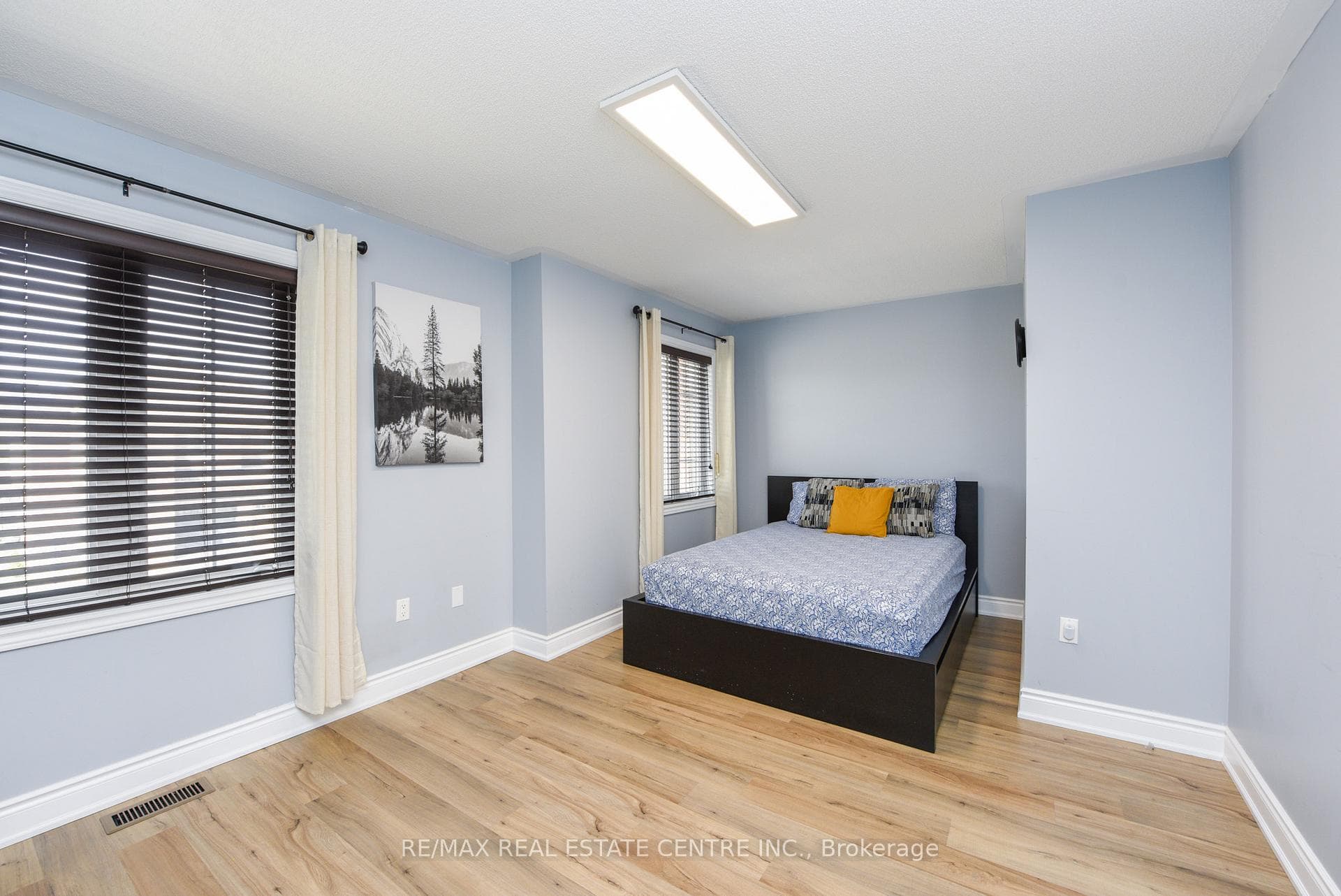 682 Megson Terrace photo 21