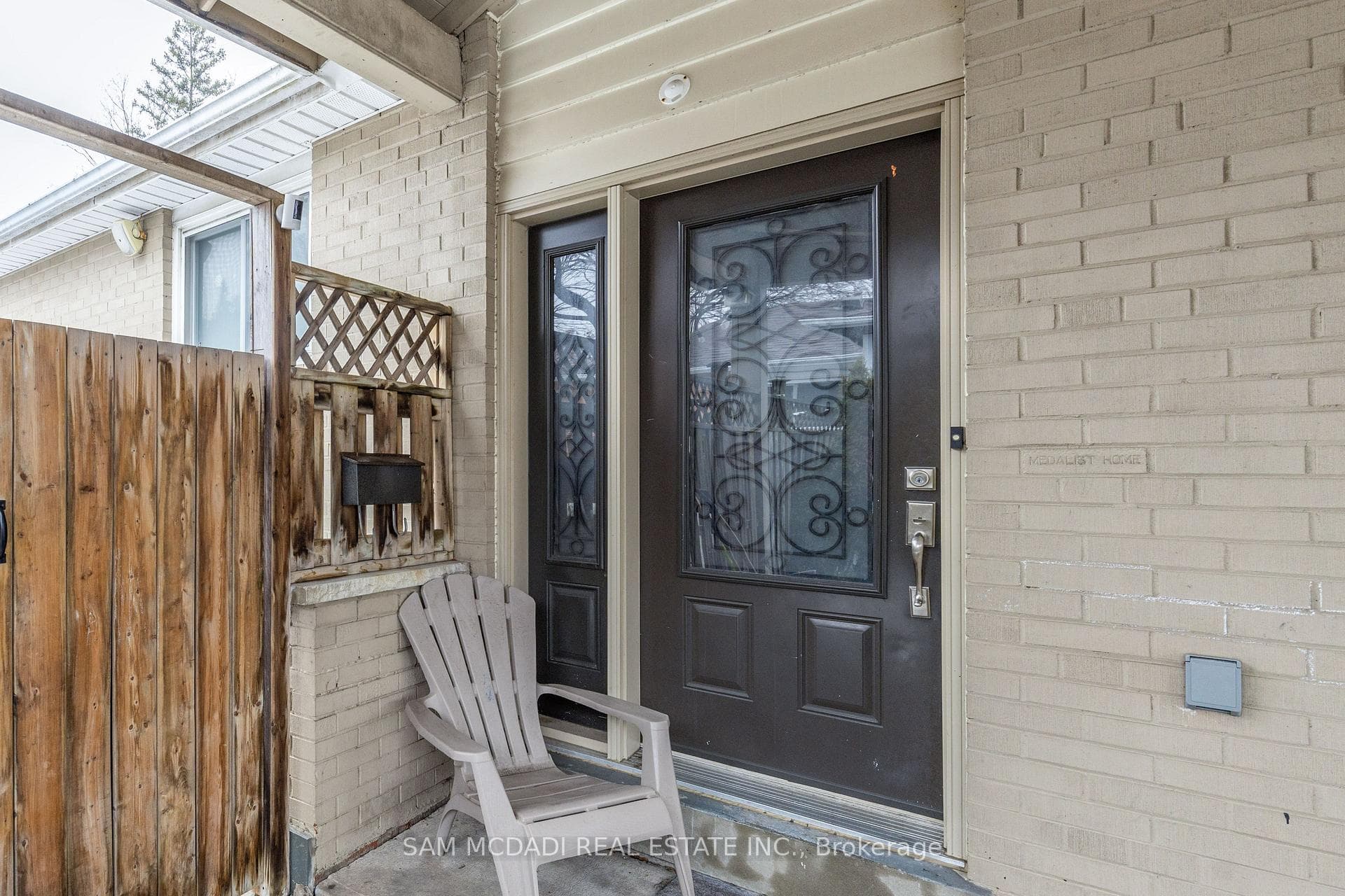 1583 Bothwell Avenue photo 4