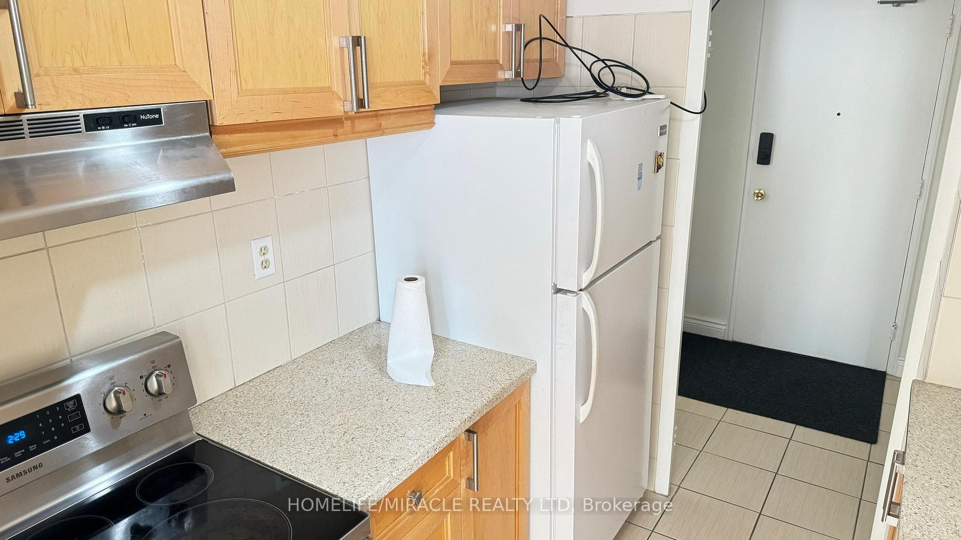 2245 Eglinton Avenue Unit 503 photo 9