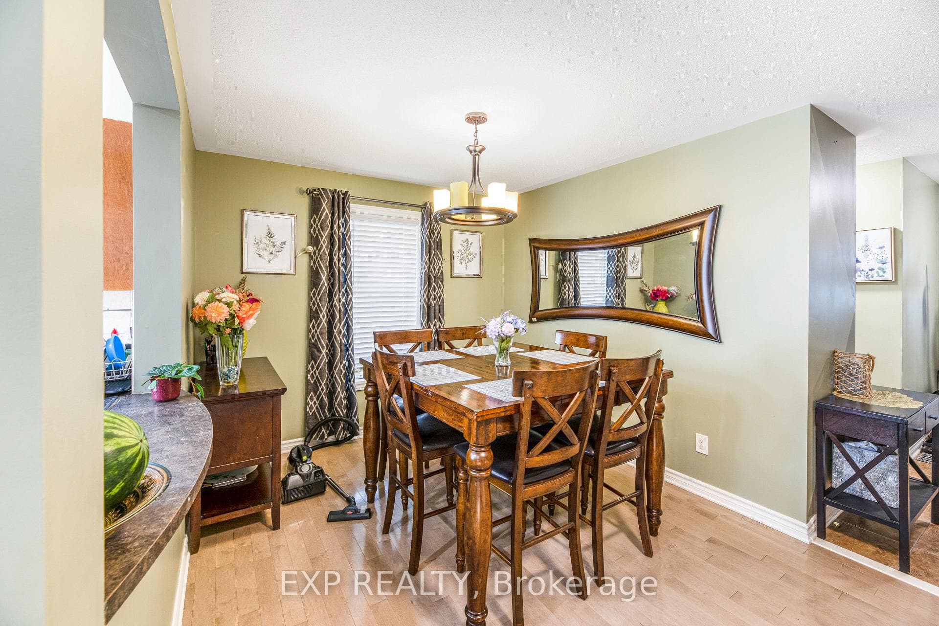 706 BEATRICE Drive photo 4
