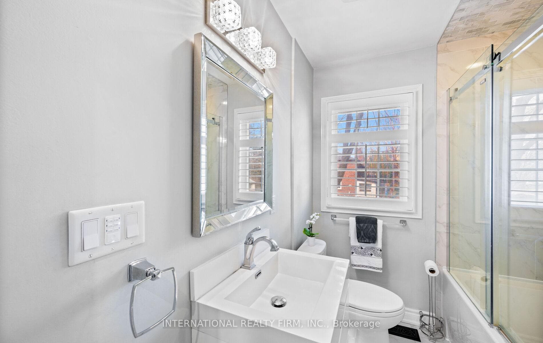 49 Brentcliffe Road photo 30