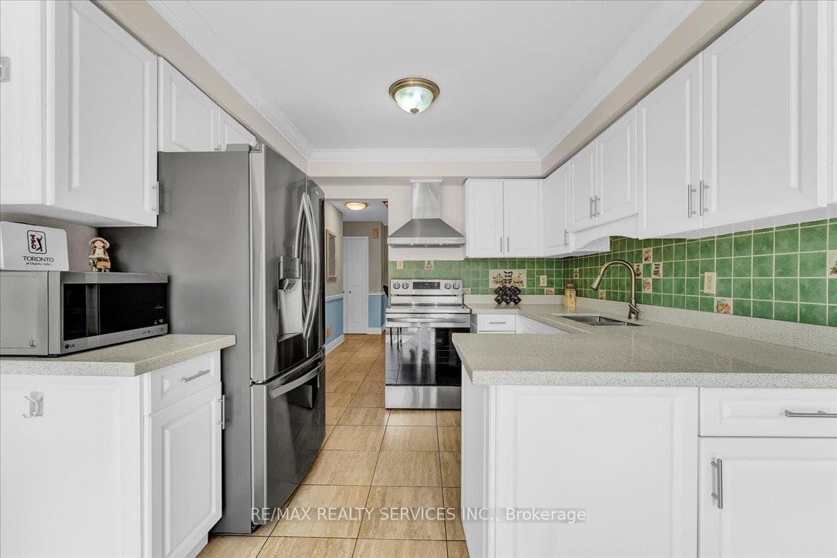 108 Candy Crescent photo 18