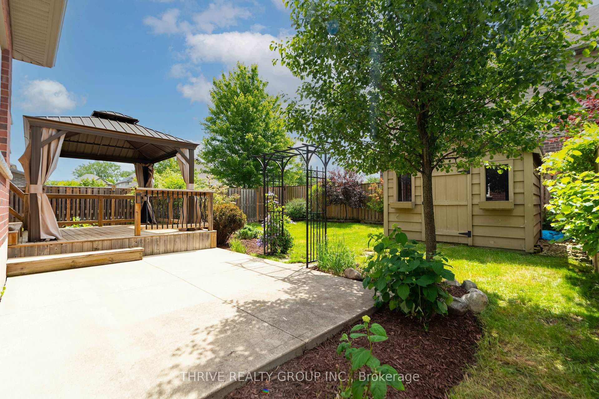 665 Tennent Avenue photo 41