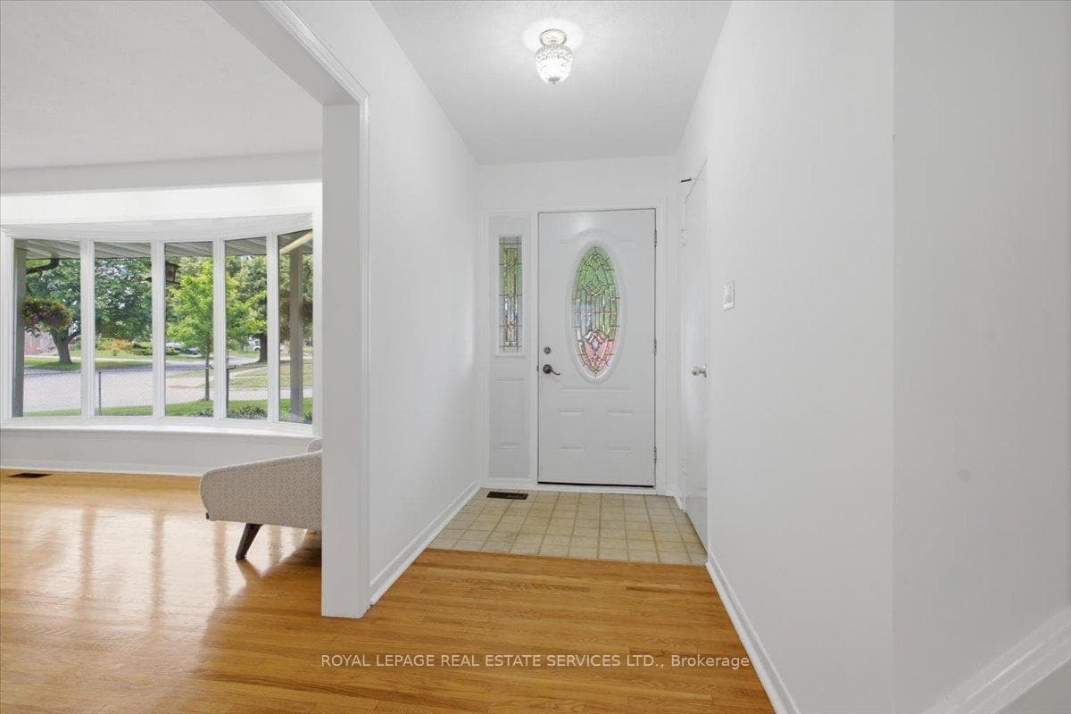 1 Rosegrove Place photo 3