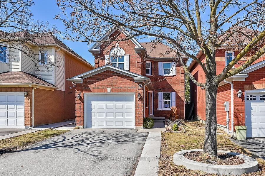 39 Blue Spruce Street photo 44