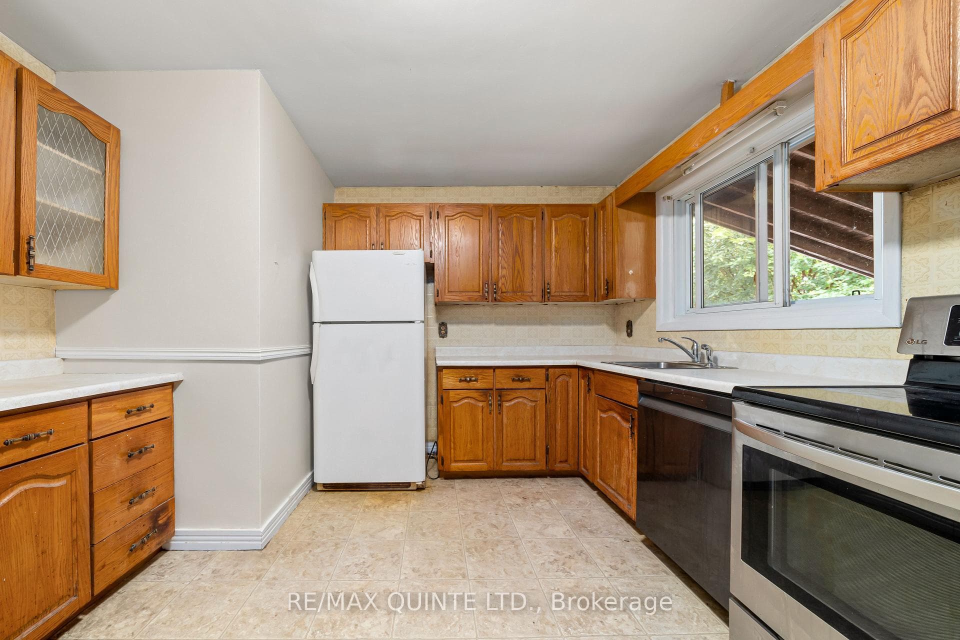 27 Lambert Drive photo 8