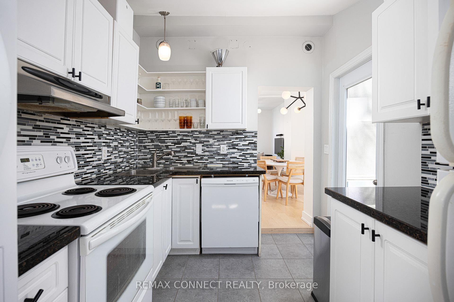 553 King Street photo 14