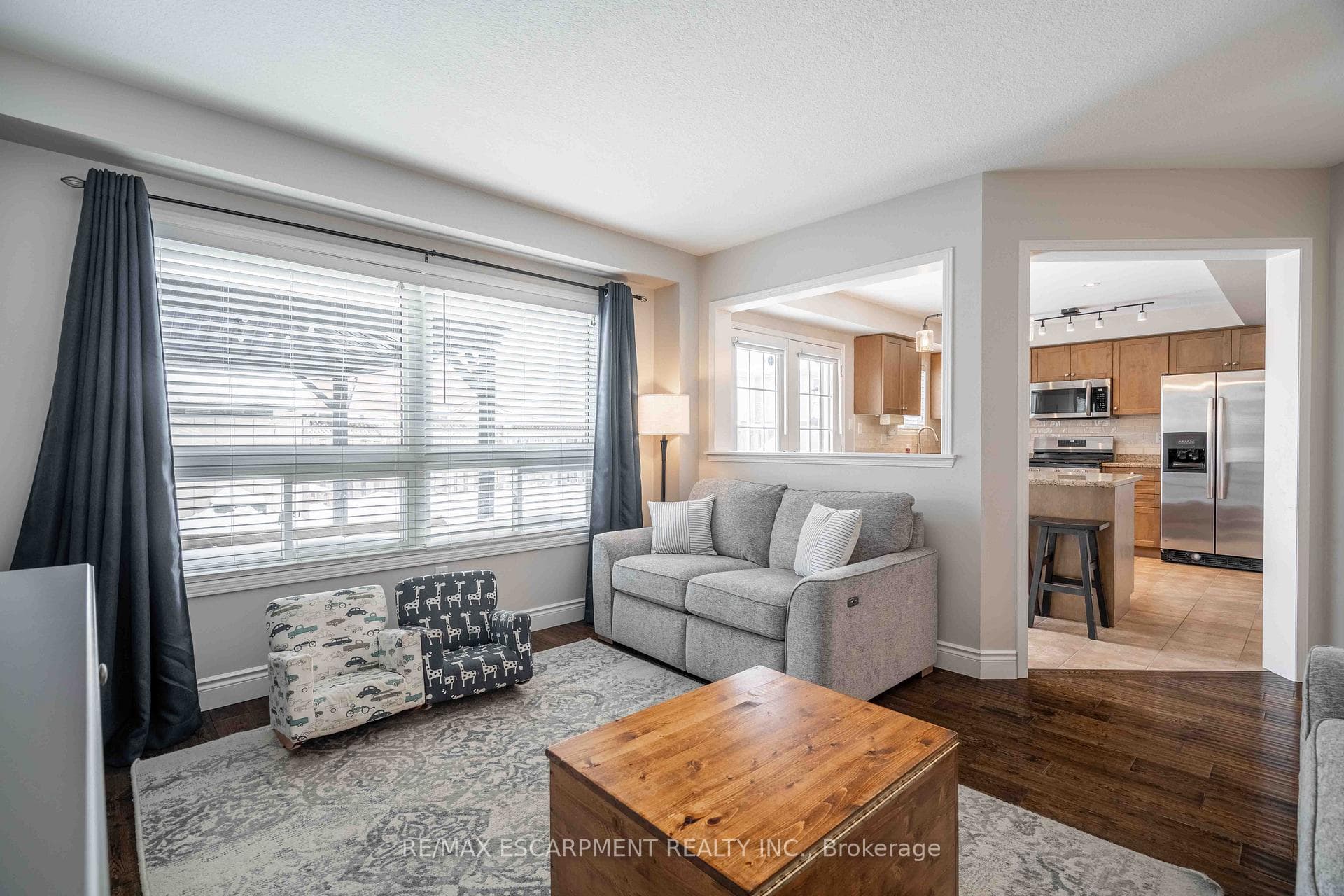 212 Bradley Avenue photo 16