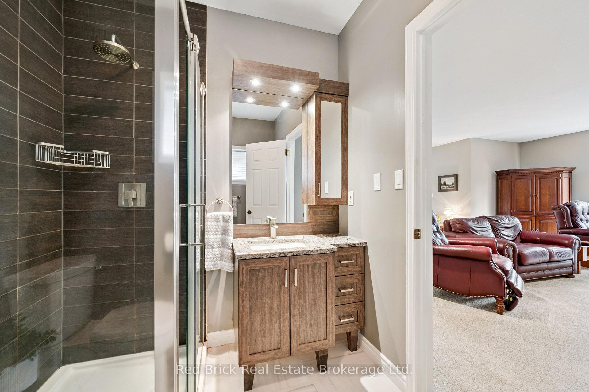 326 Erb Street photo 21