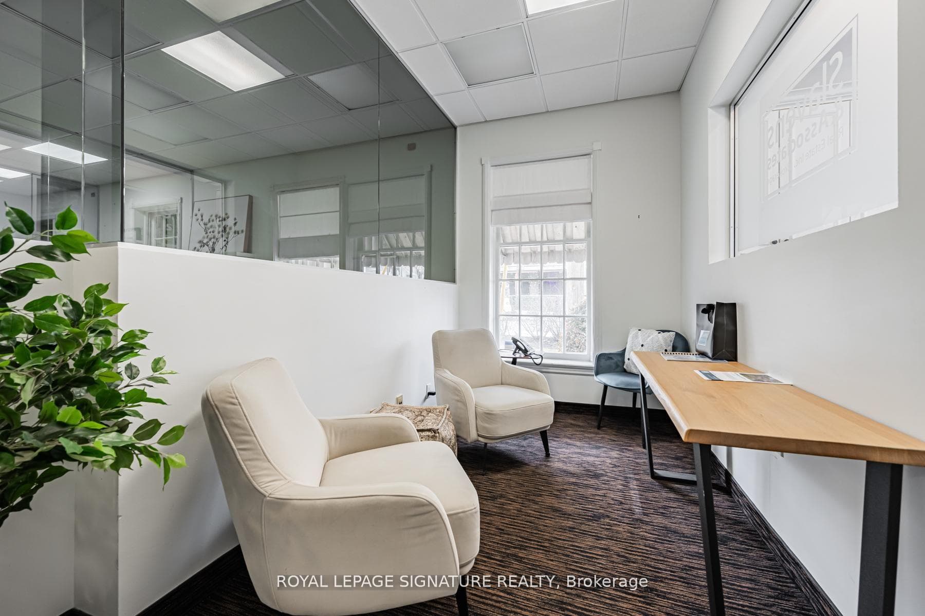 435 Eglinton Avenue photo 7