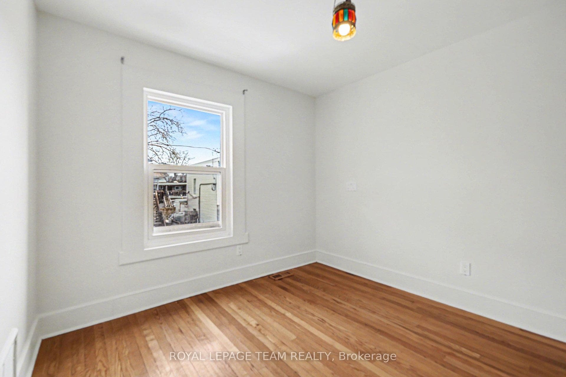 236 Emond Street photo 23