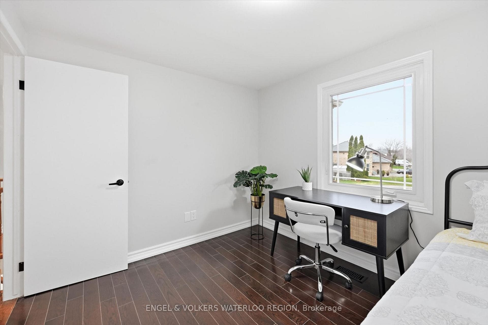18 Regal Drive photo 34