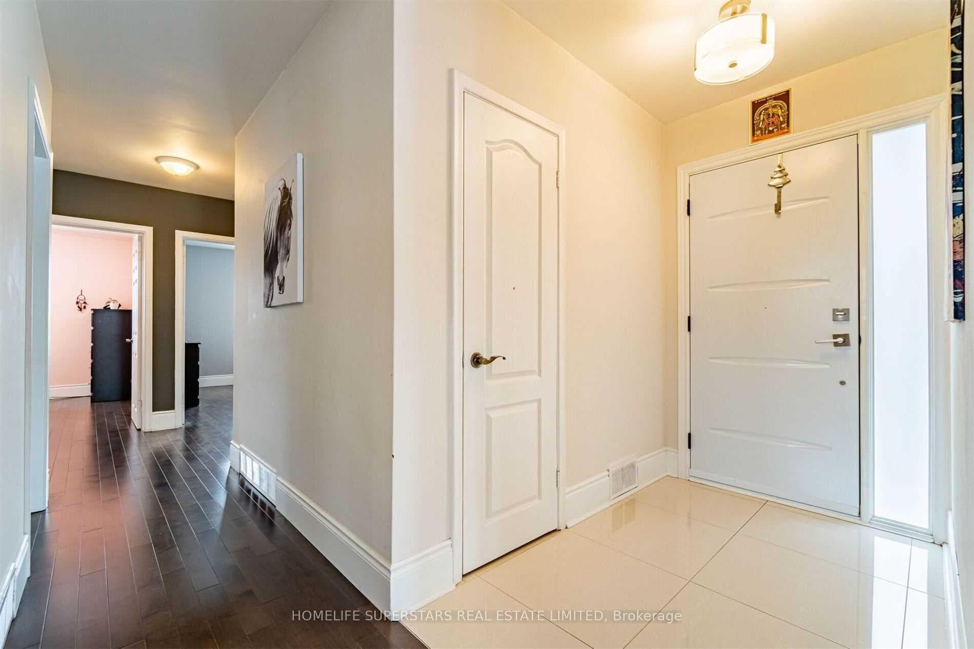 88 Thistle Down Boulevard Unit Upper photo 19