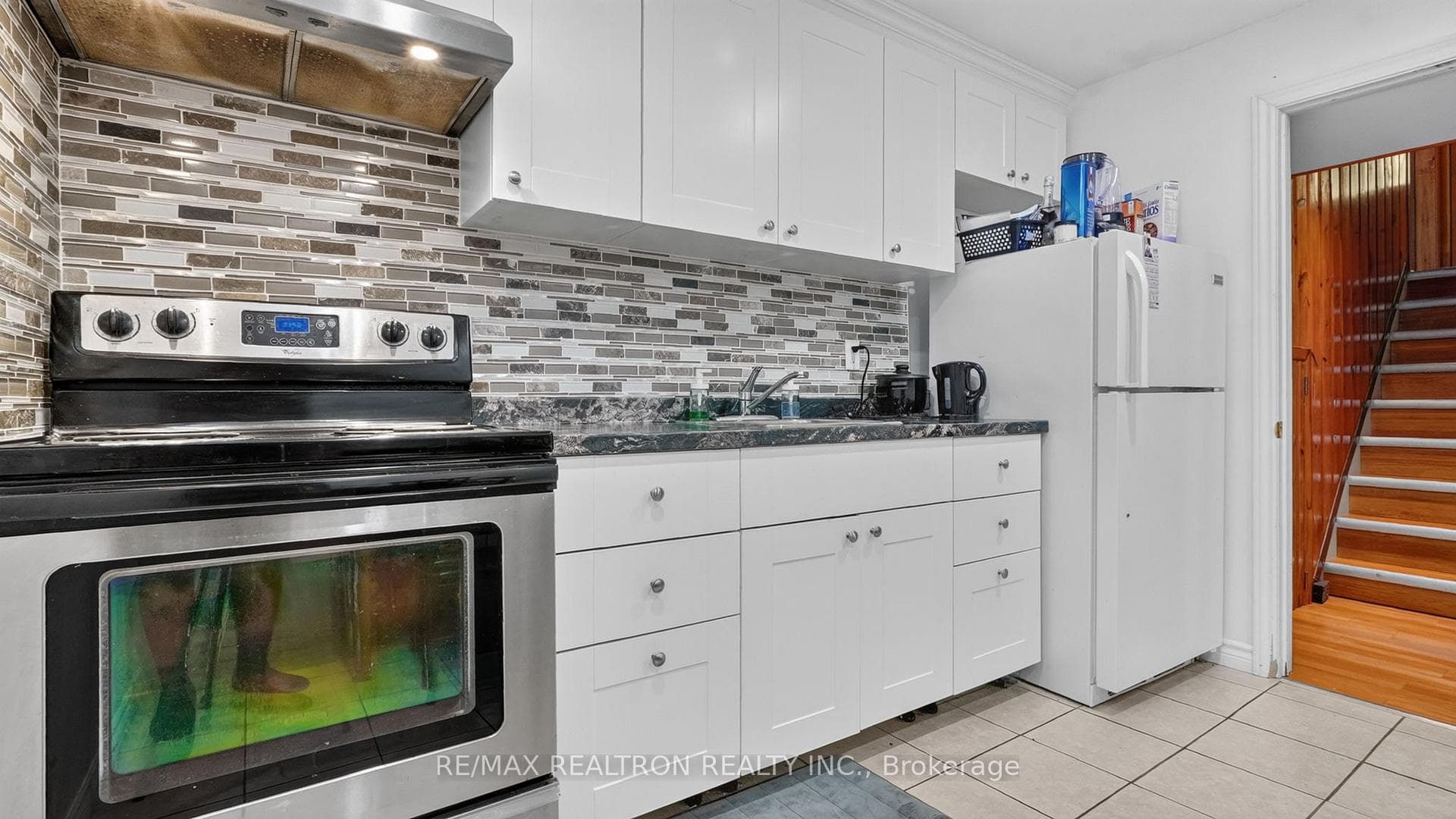 8 Bonnechere Crescent photo 27